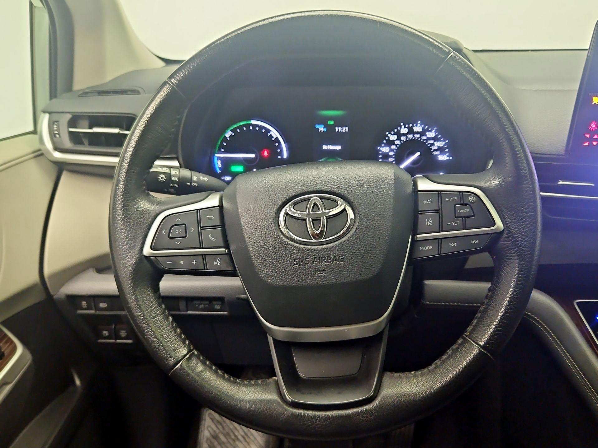 Thumbnail: 2021 Toyota Sienna - 10