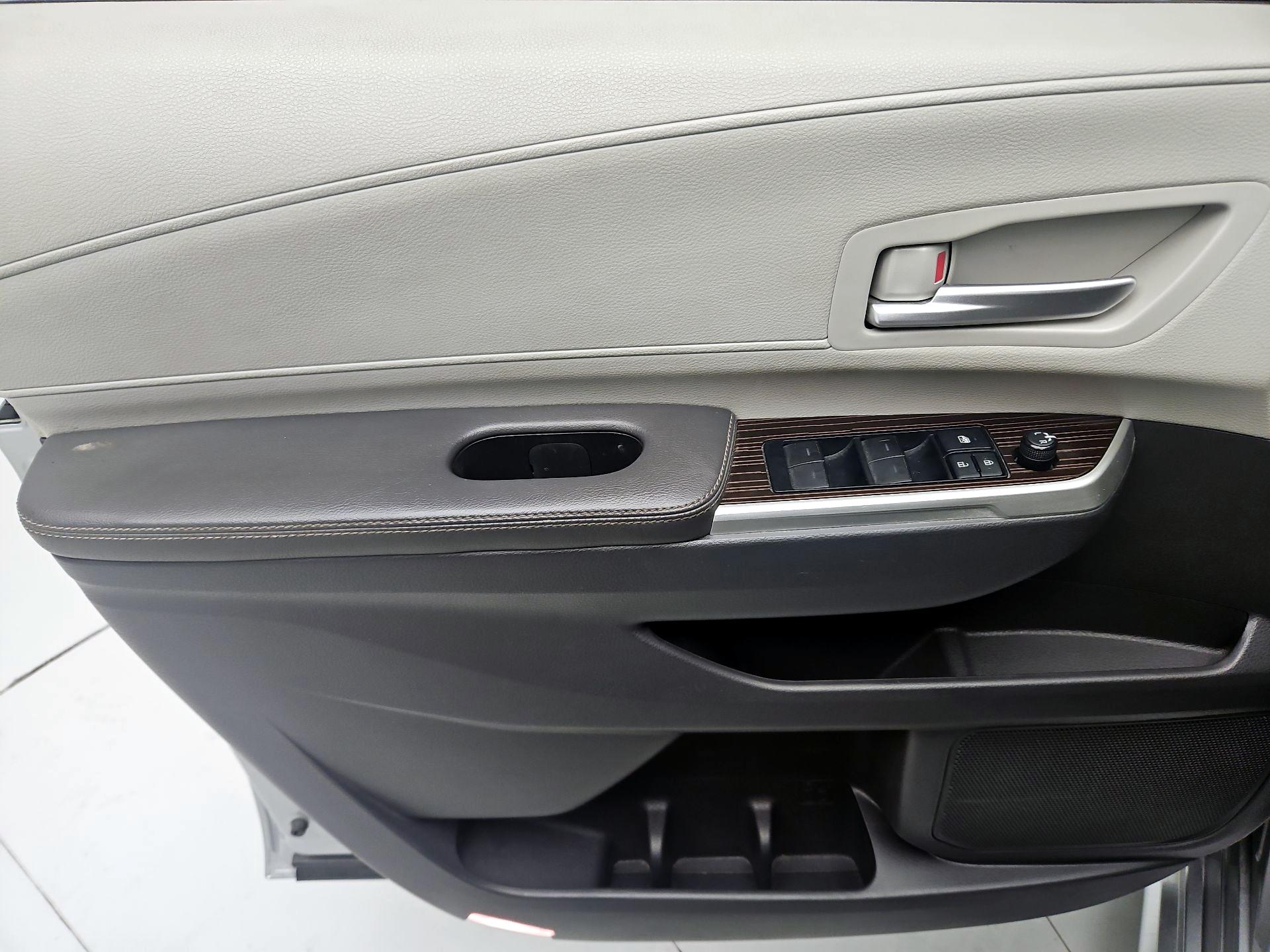 Thumbnail: 2021 Toyota Sienna - 12