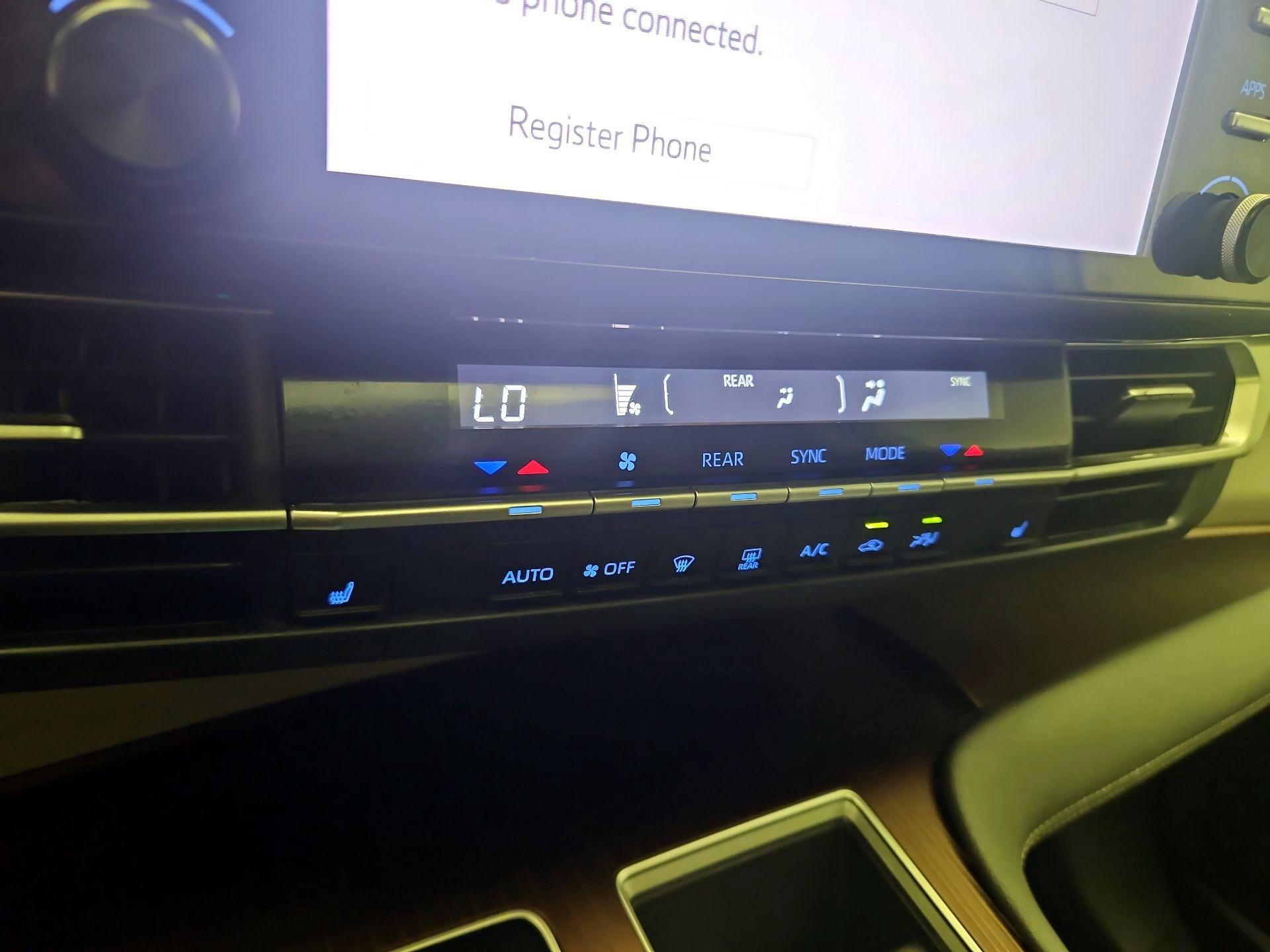 Thumbnail: 2021 Toyota Sienna - 16