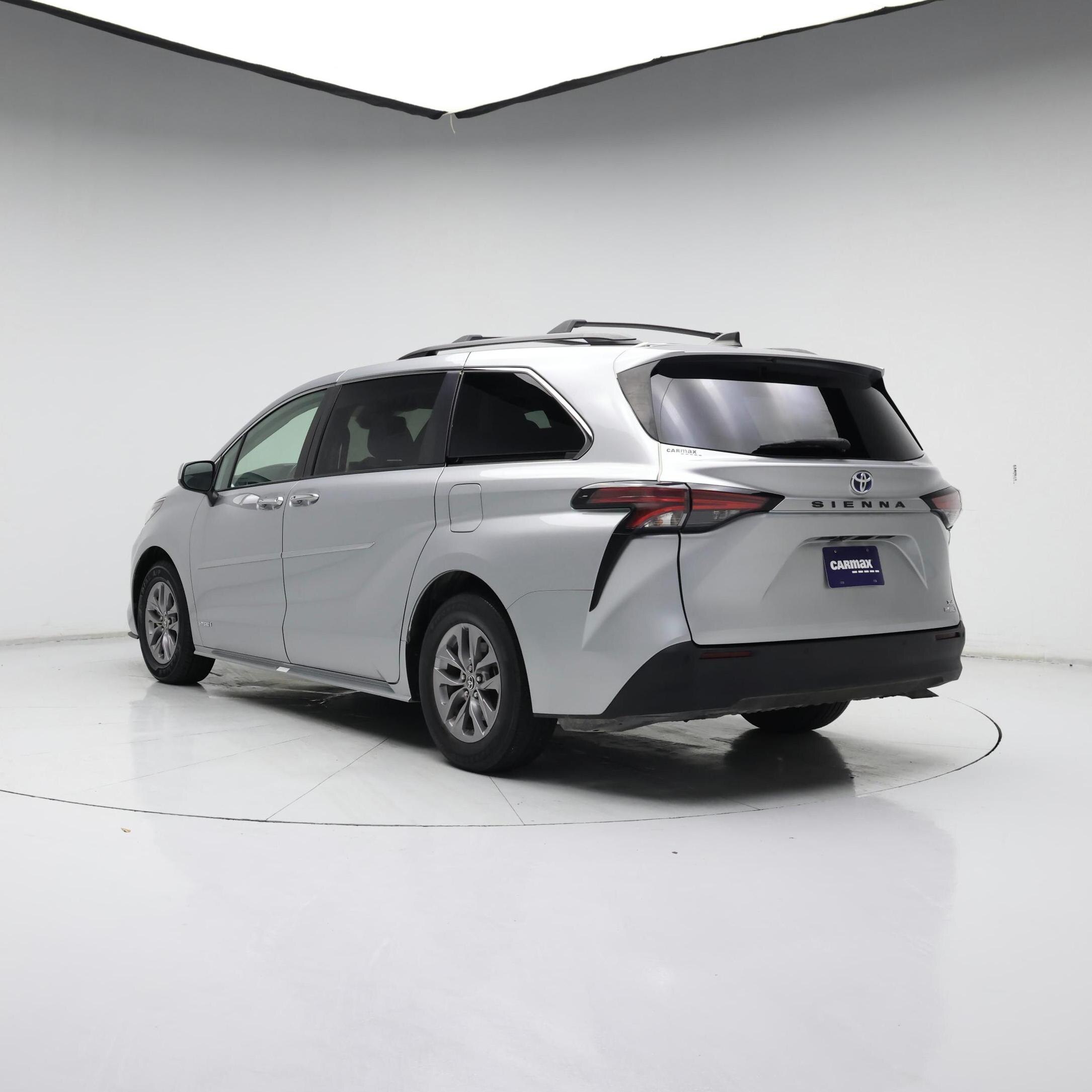 Thumbnail: 2021 Toyota Sienna - 2