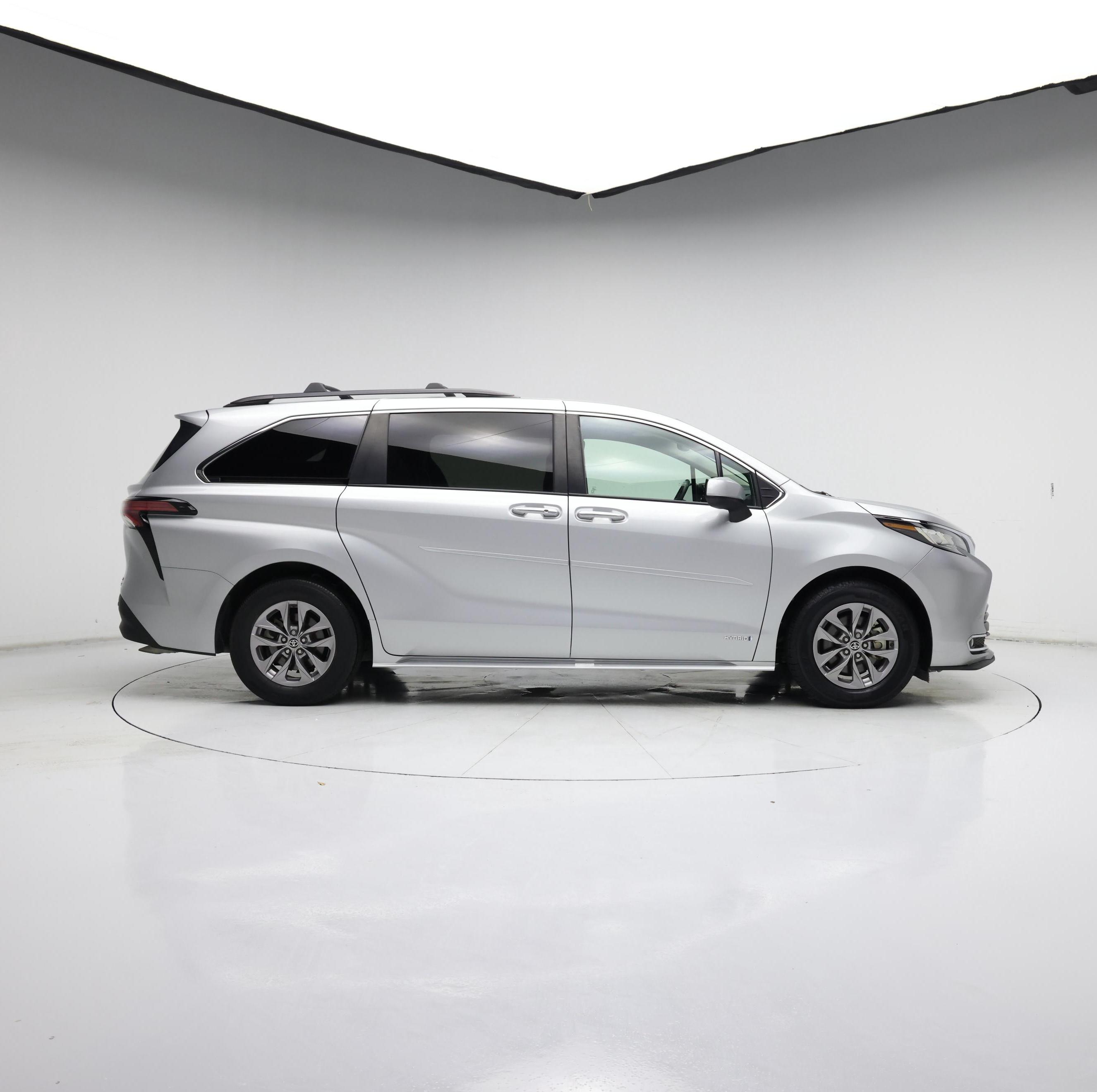 Thumbnail: 2021 Toyota Sienna - 7