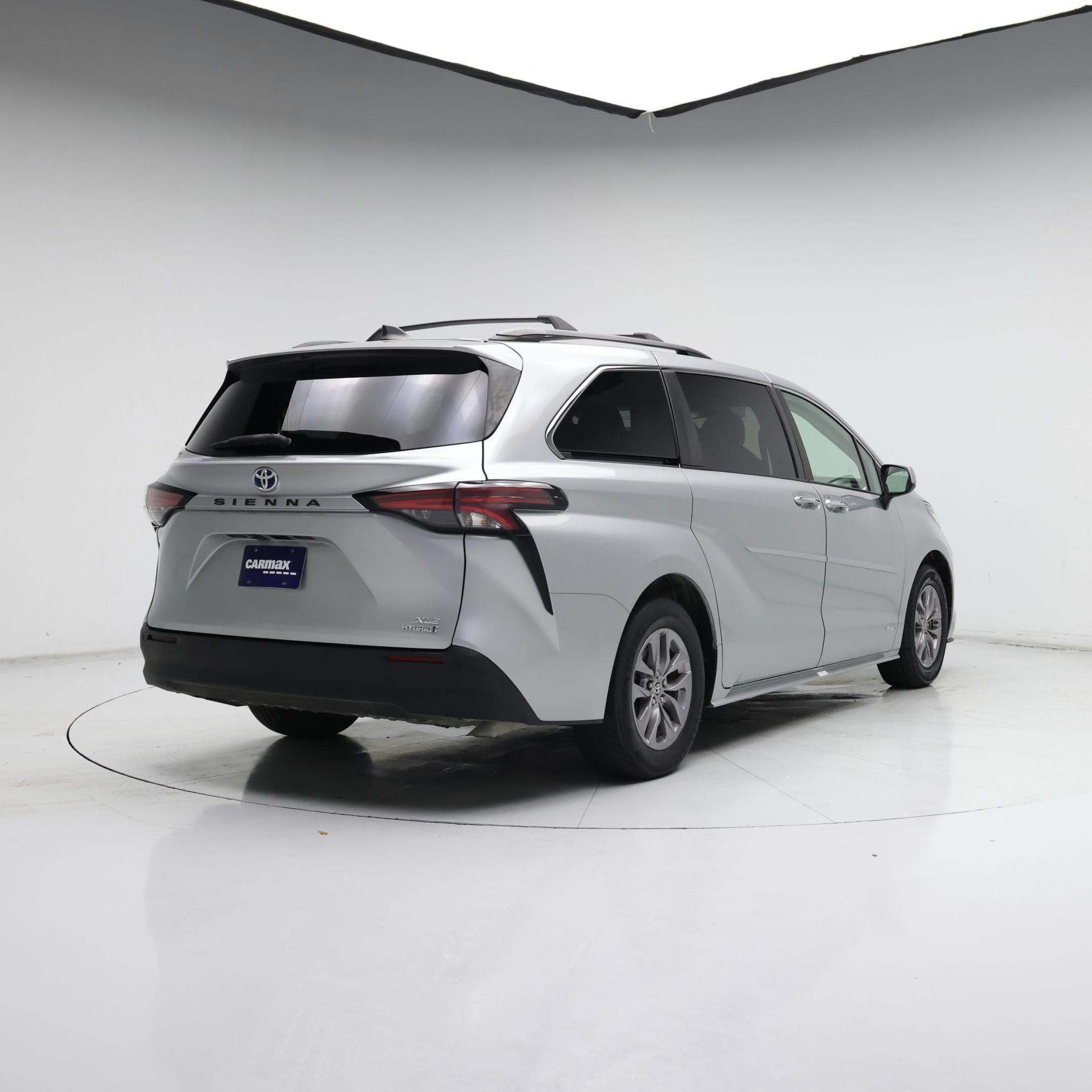 Thumbnail: 2021 Toyota Sienna - 8