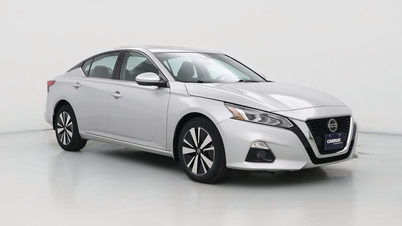 2022 Nissan Altima SL Hero Image