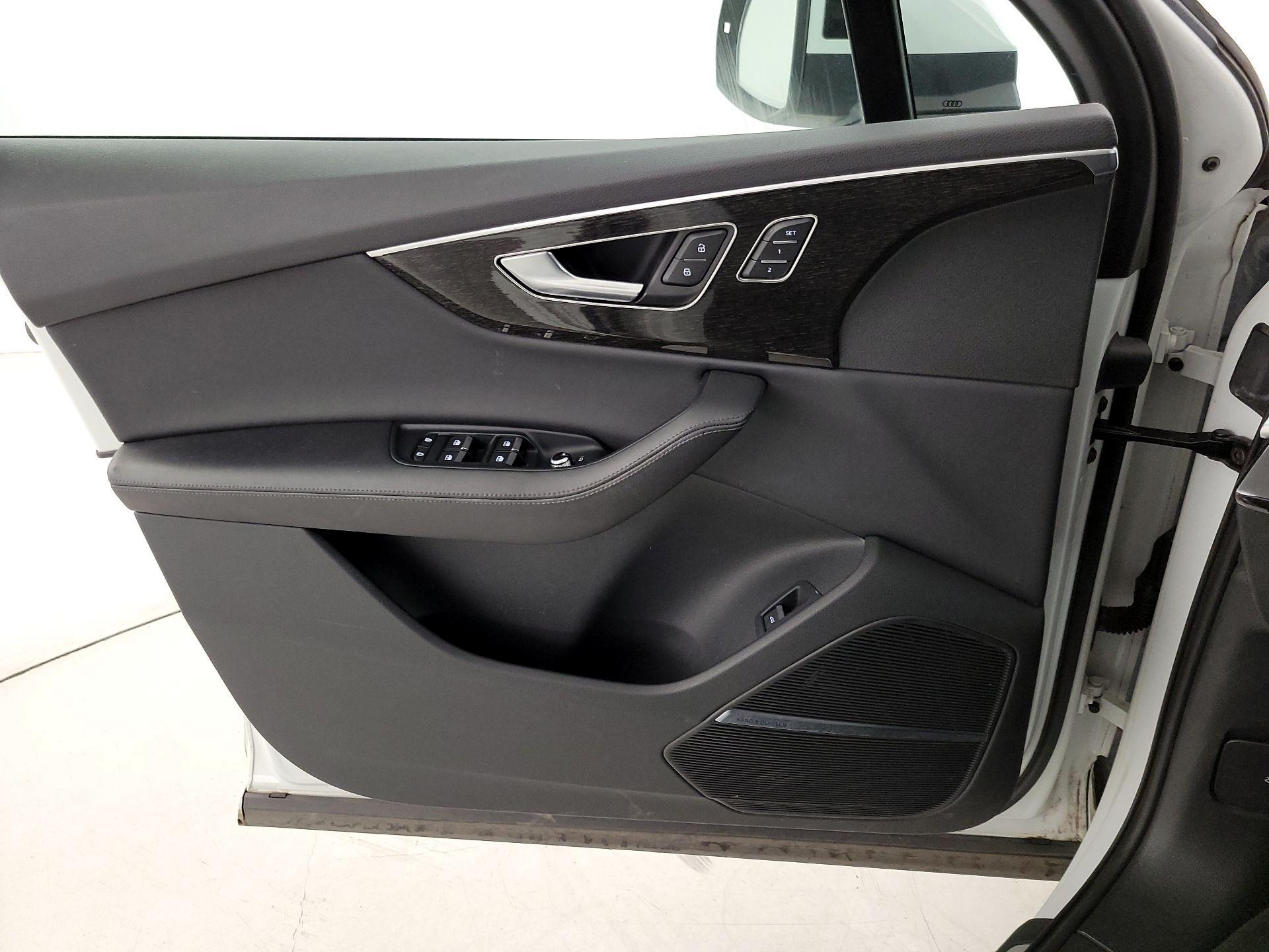 Thumbnail: 2023 Audi Q7 - 12