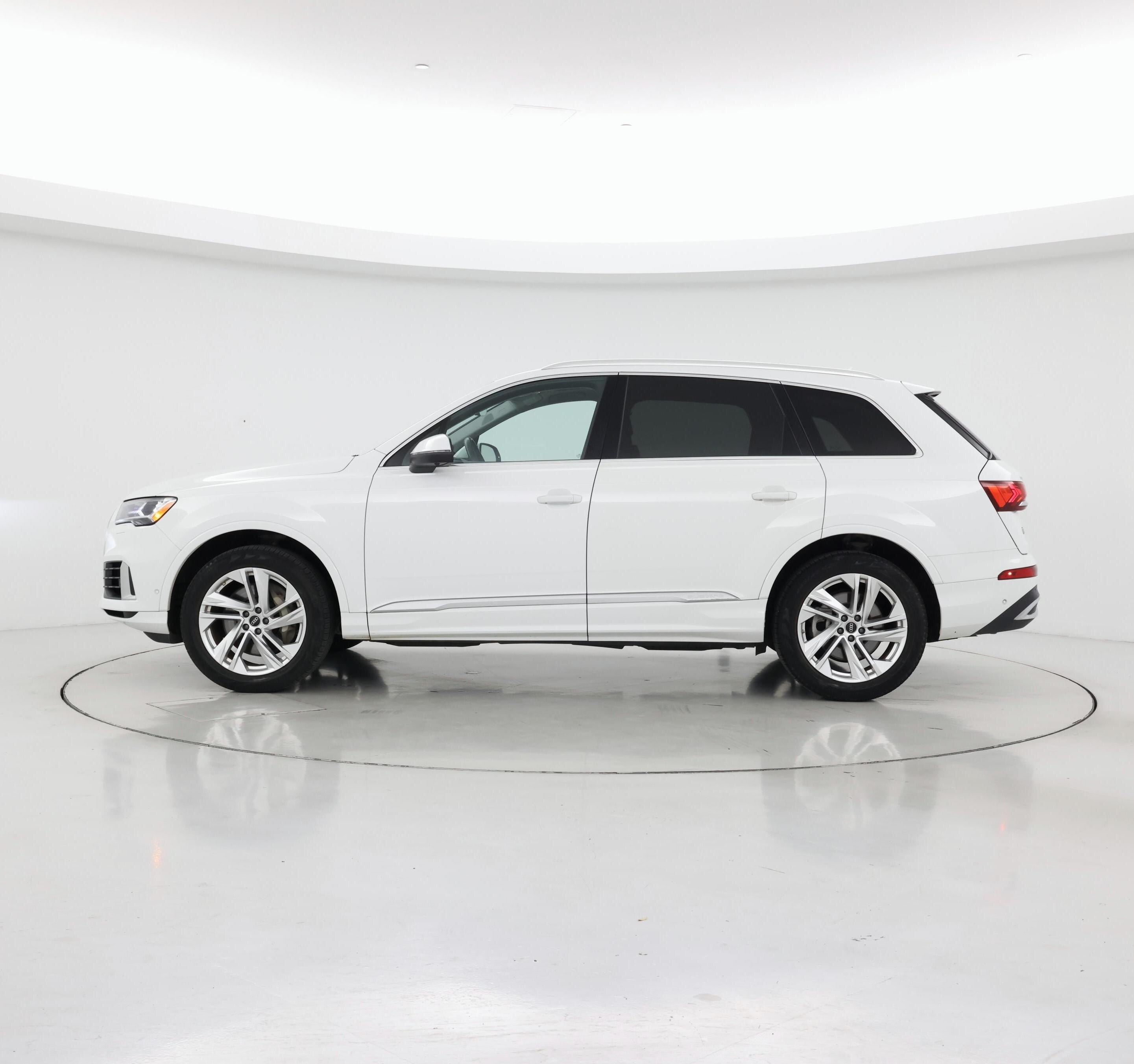 Thumbnail: 2023 Audi Q7 - 3