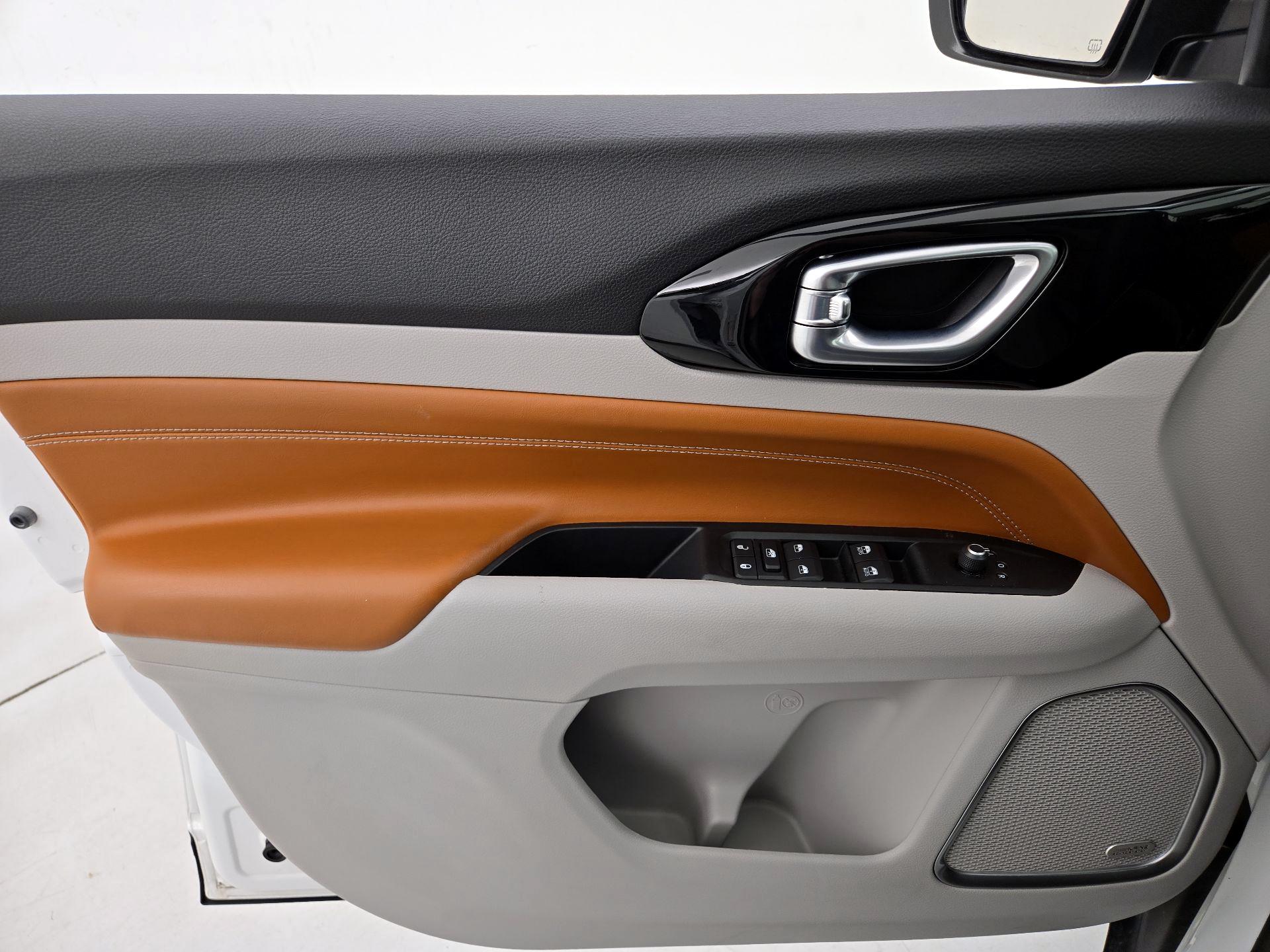 Thumbnail: 2022 Jeep Compass - 12