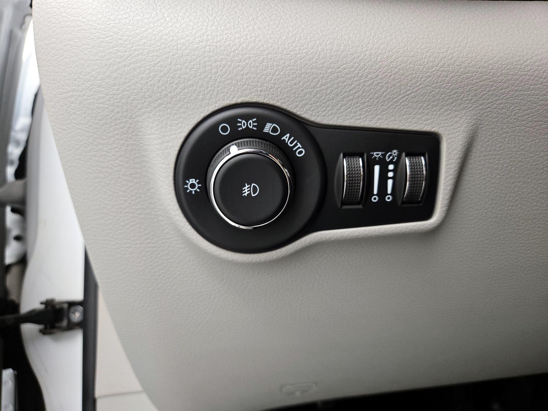 Thumbnail: 2022 Jeep Compass - 13