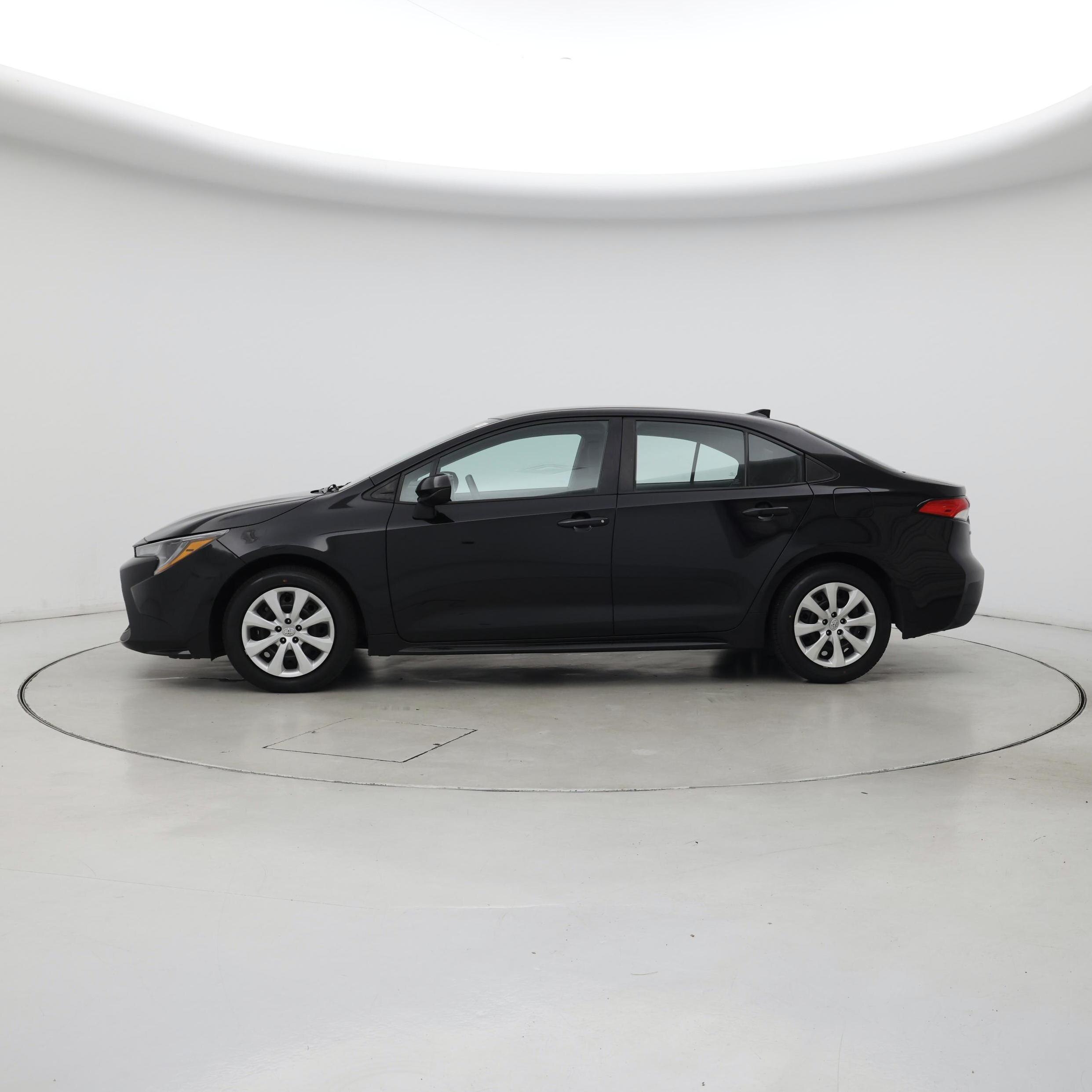 Thumbnail: 2022 Toyota Corolla - 3