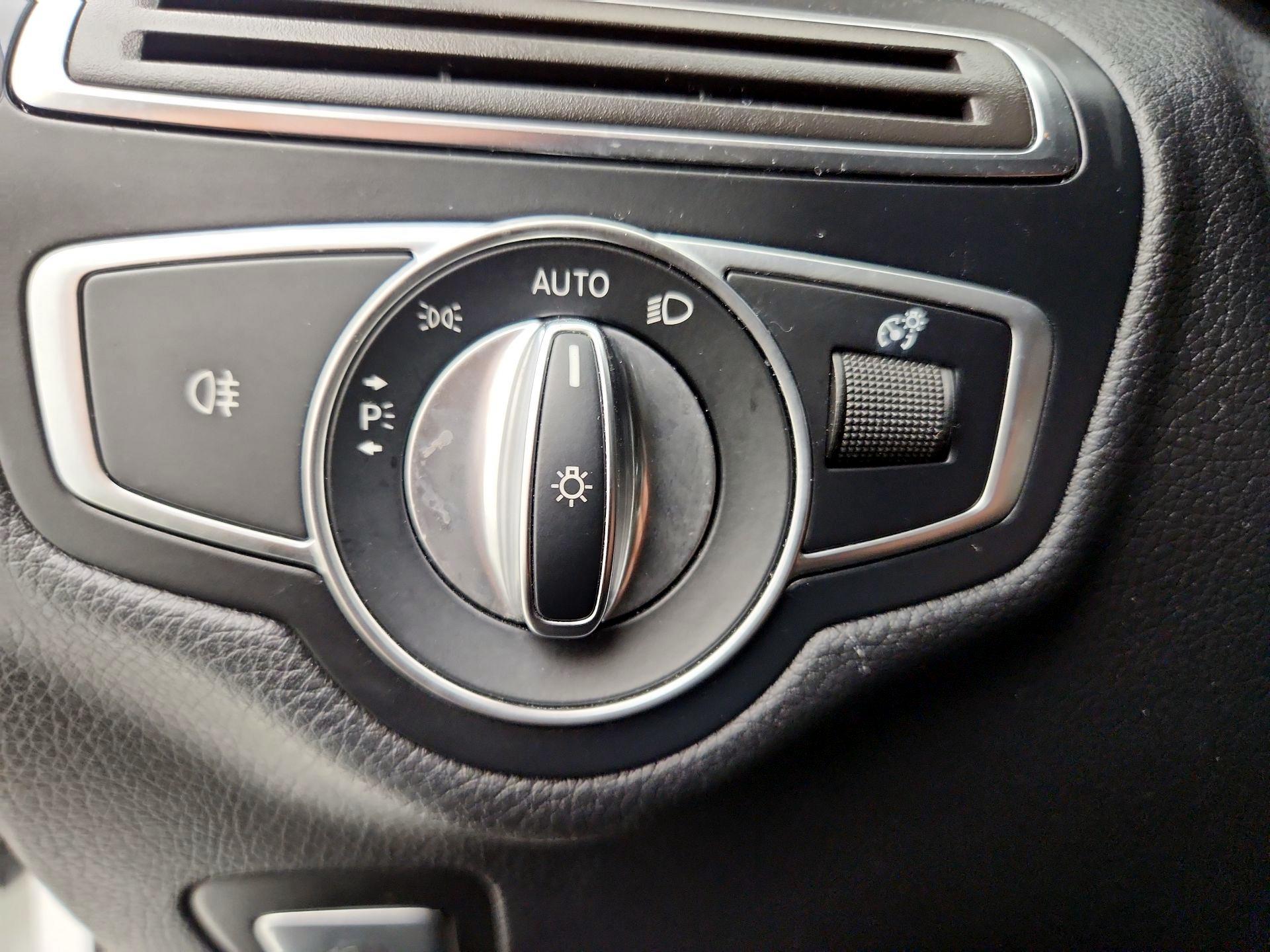 Thumbnail: 2018 Mercedes-Benz C-Class - 13