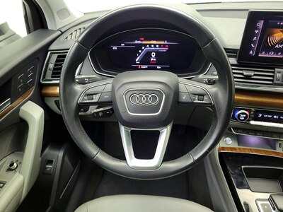 Steering Wheel & Instrument Cluster (On)