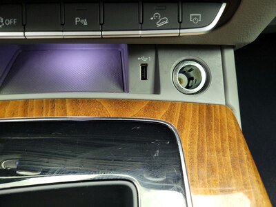 USB/AUX Ports