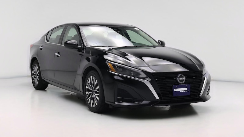 2023 Nissan Altima SV Hero Image