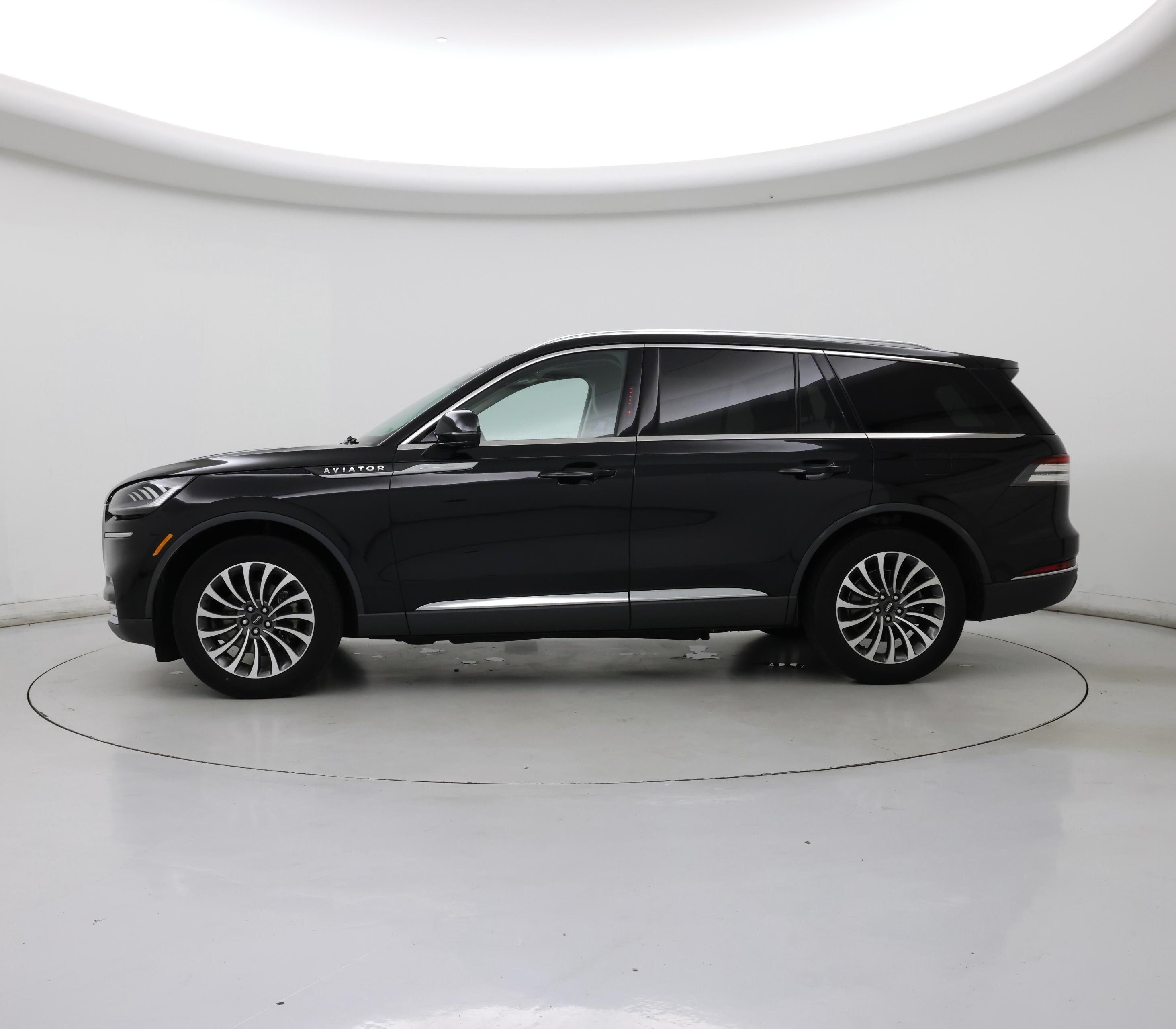 Thumbnail: 2021 Lincoln Aviator - 3