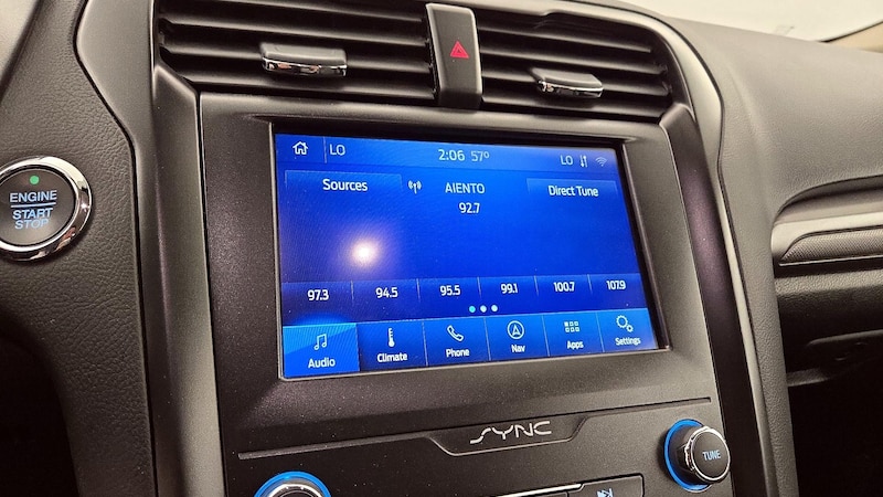 2020 Ford Fusion SE 16
