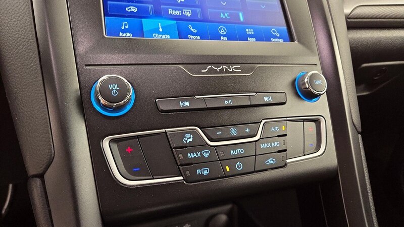 2020 Ford Fusion SE 17