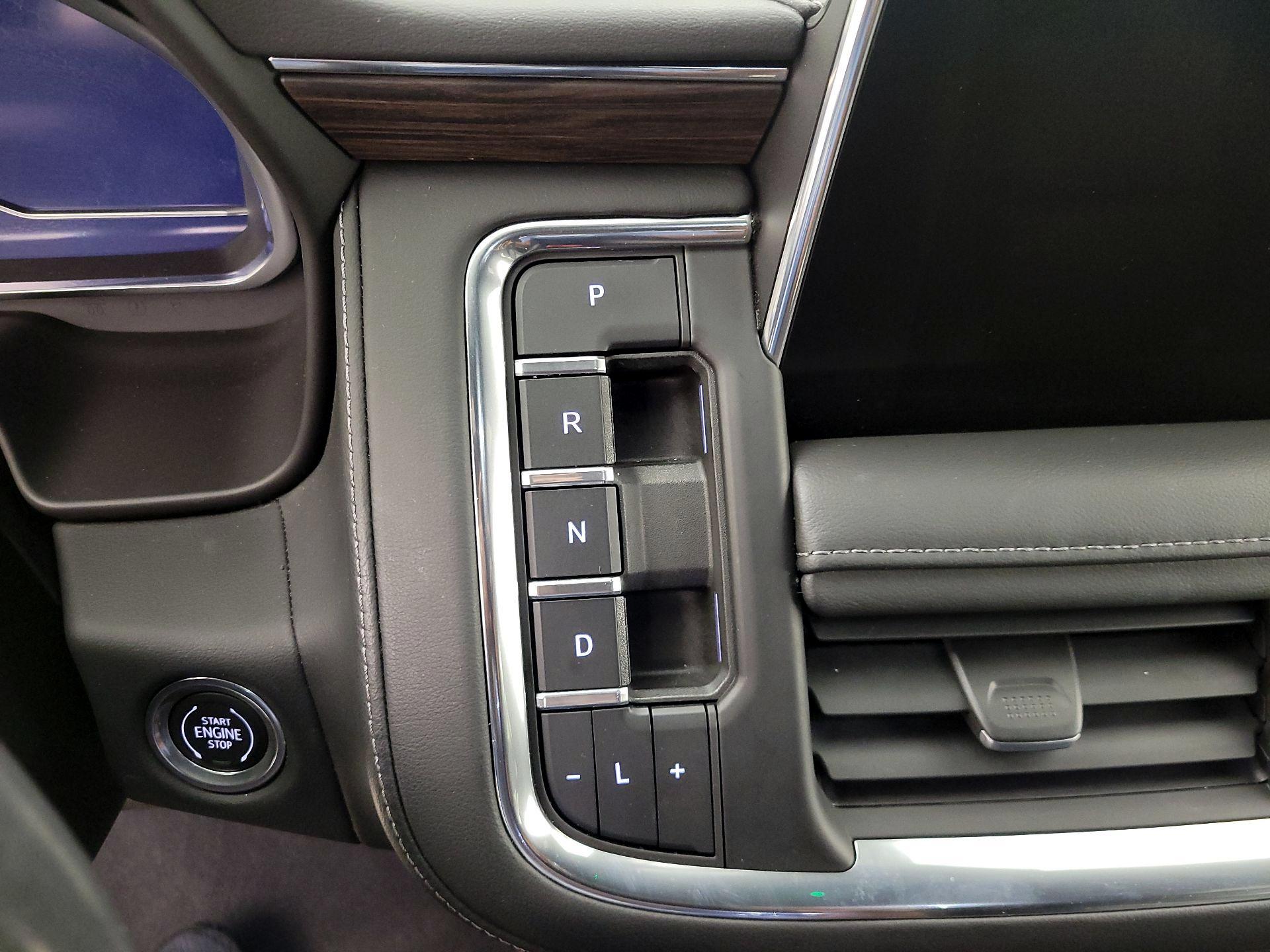 Thumbnail: 2022 Chevrolet Tahoe - 18