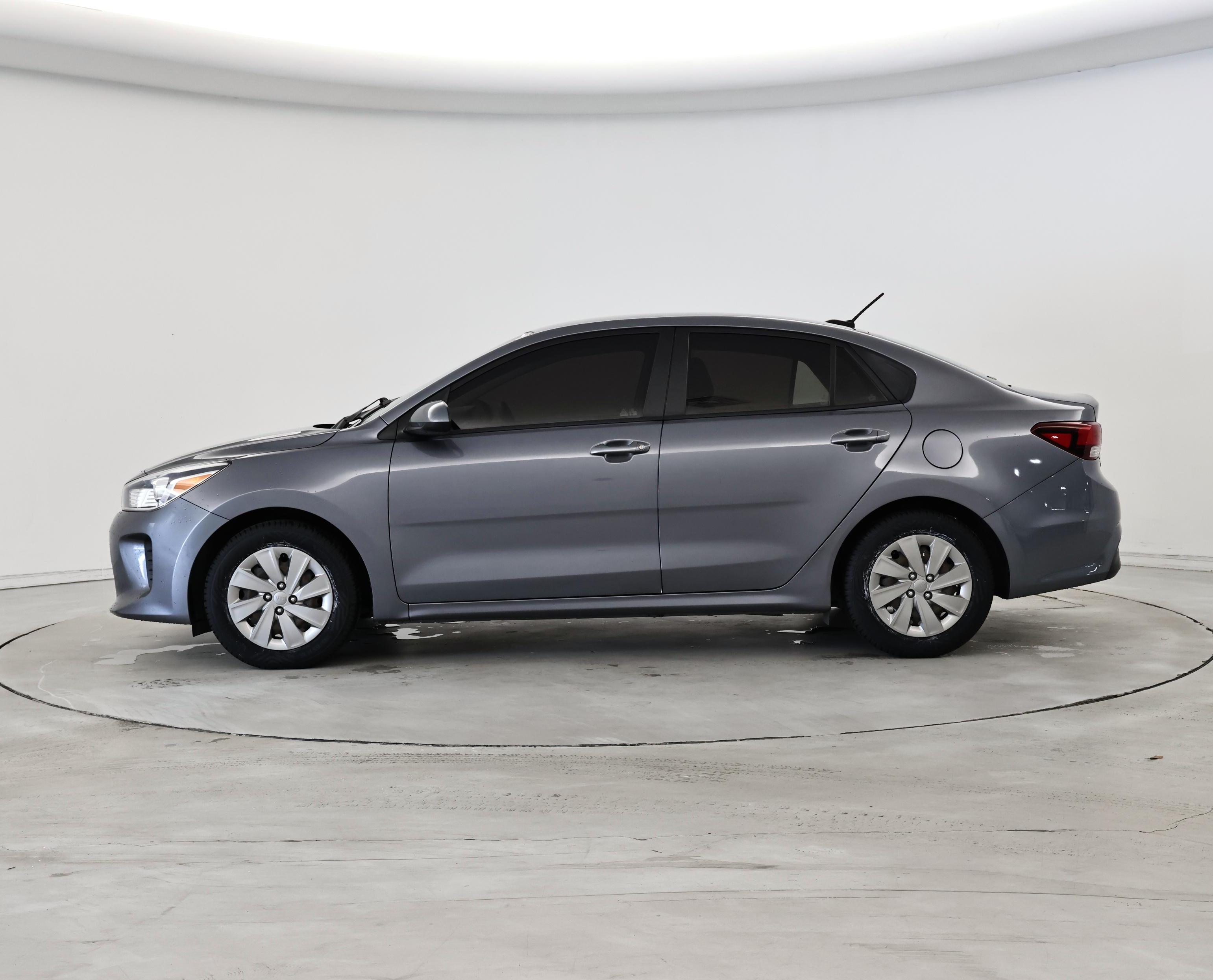 Thumbnail: 2020 Kia Rio - 3