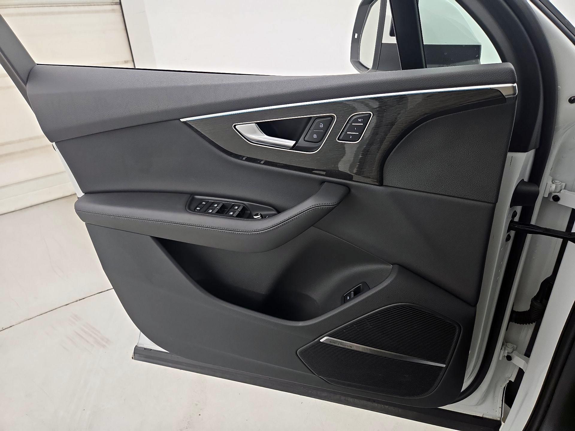 Thumbnail: 2024 Audi Q7 - 12