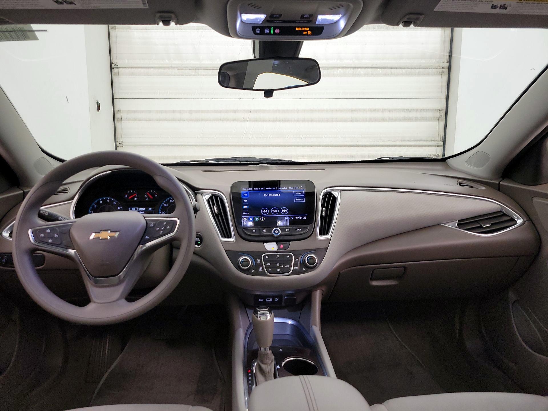 Thumbnail: 2020 Chevrolet Malibu - 9