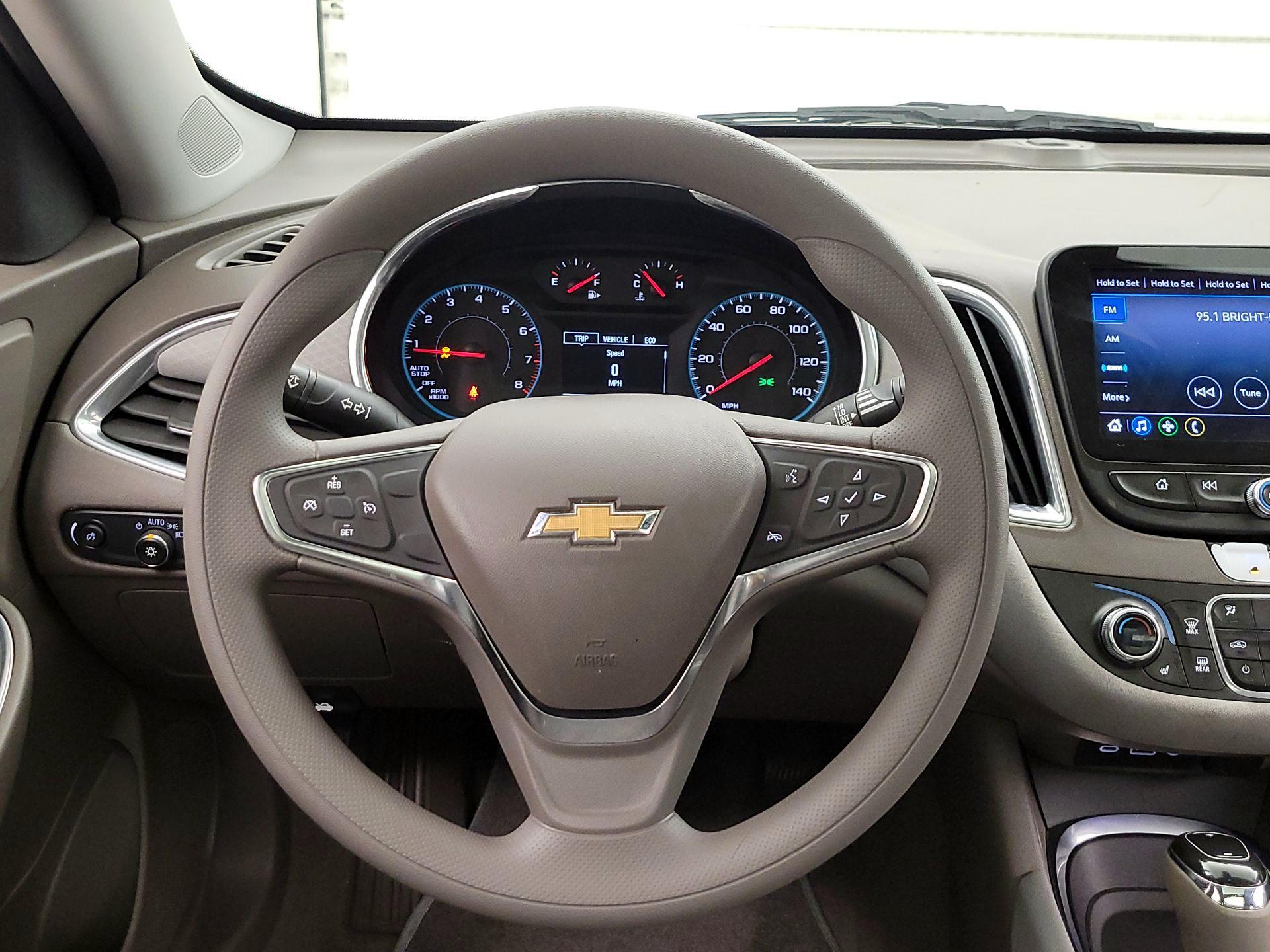 Thumbnail: 2020 Chevrolet Malibu - 10