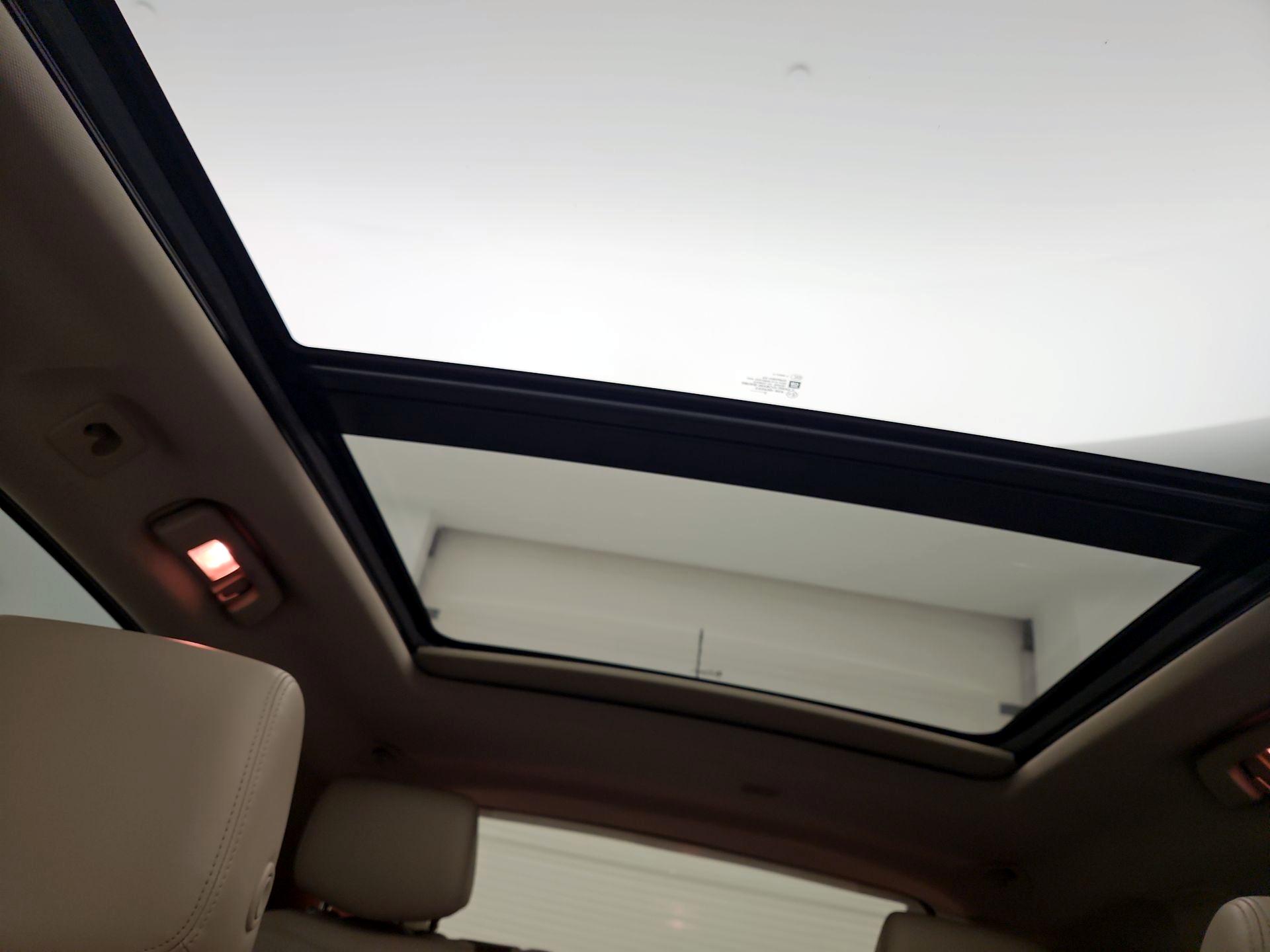 Thumbnail: 2016 Cadillac SRX - 19