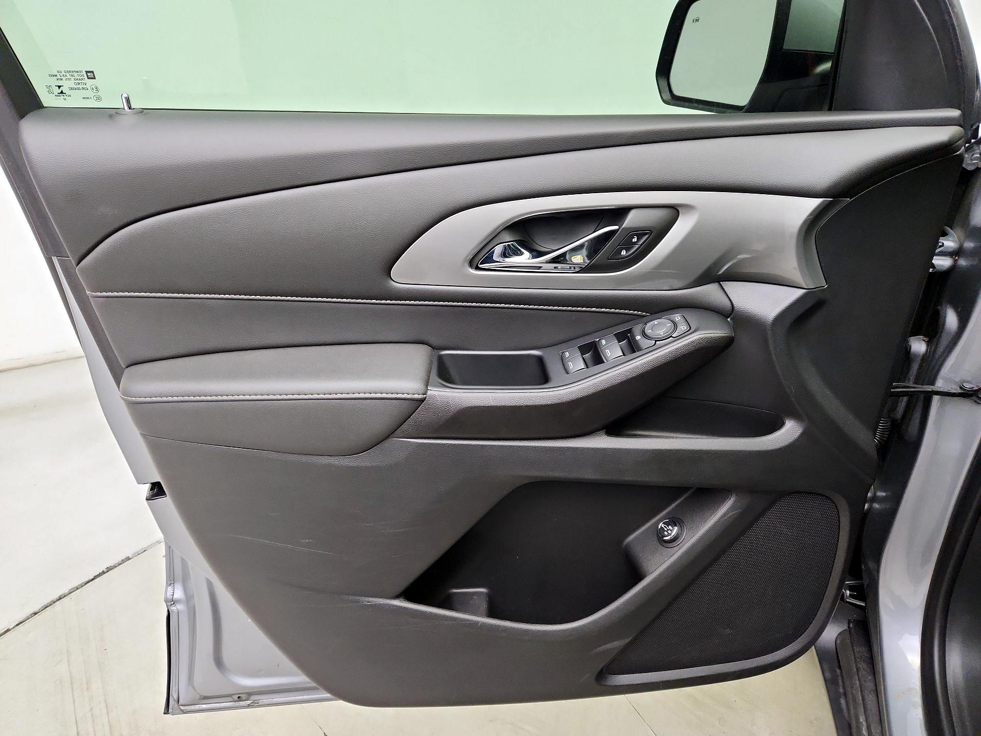 Thumbnail: 2023 Chevrolet Traverse - 12