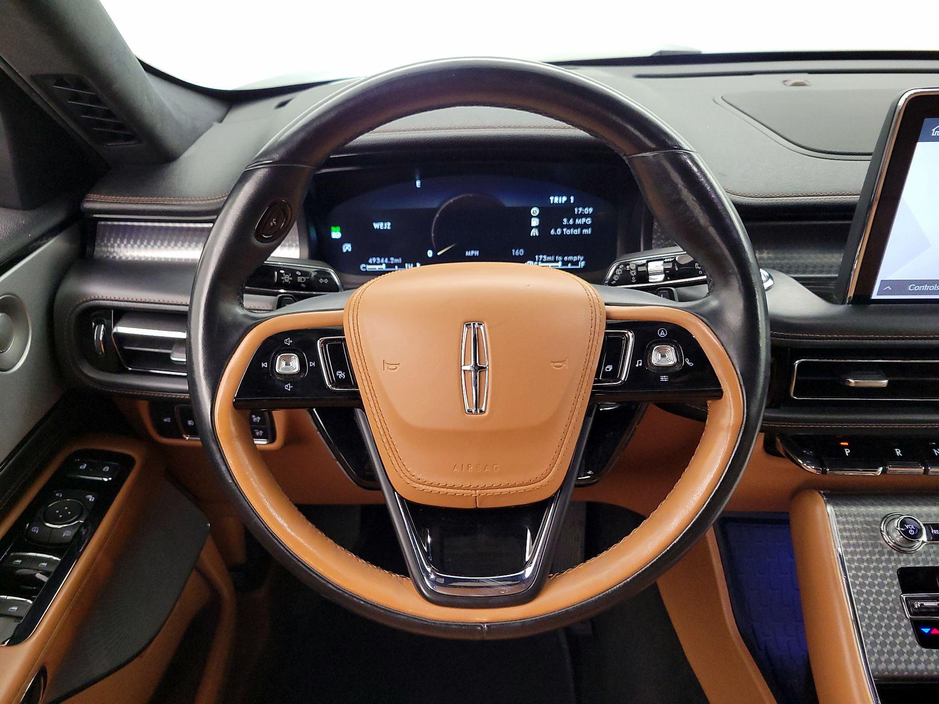 Thumbnail: 2020 Lincoln Aviator - 10