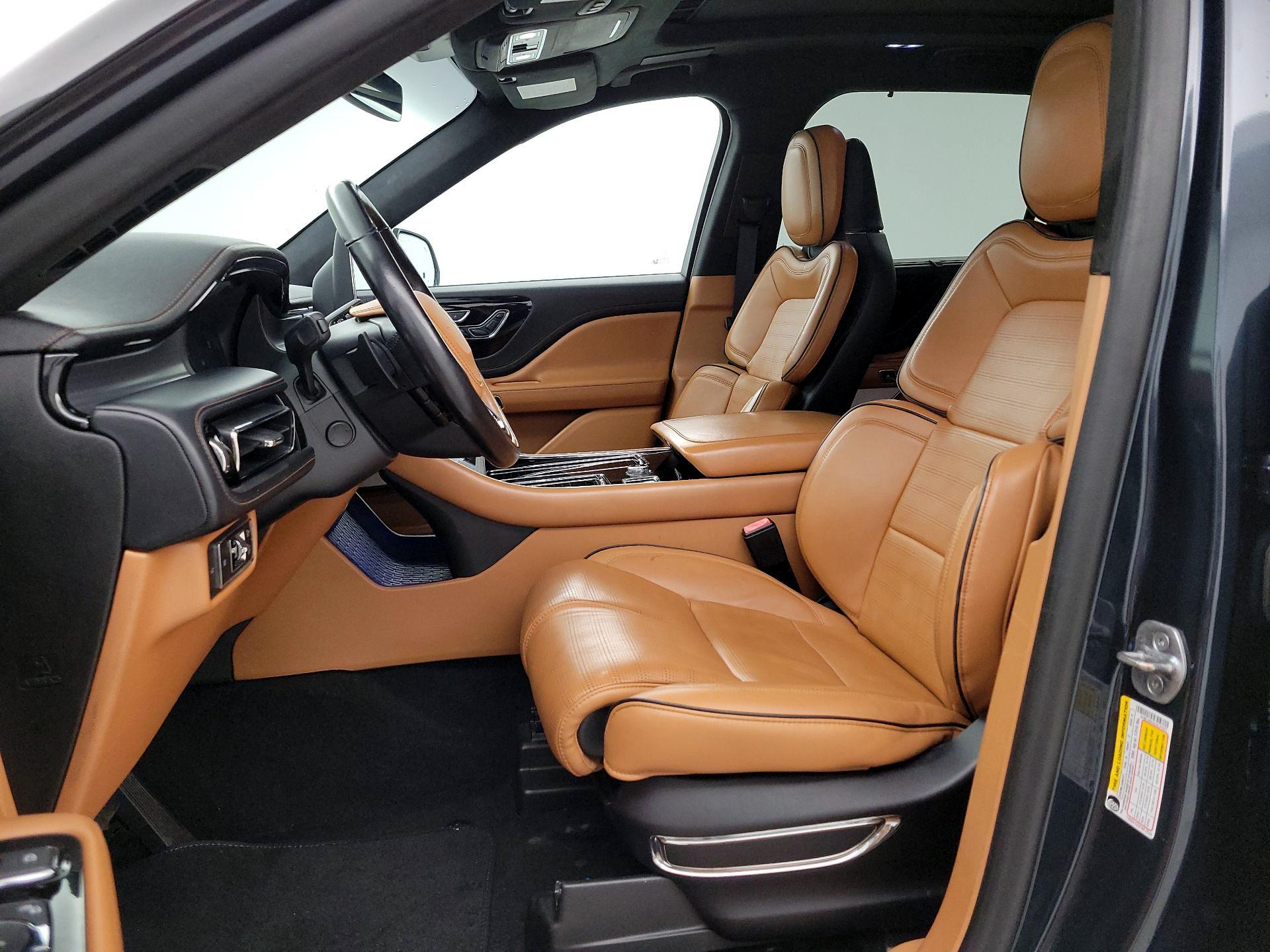 Thumbnail: 2020 Lincoln Aviator - 11