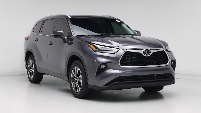 2022 Toyota Highlander XLE Hero Image