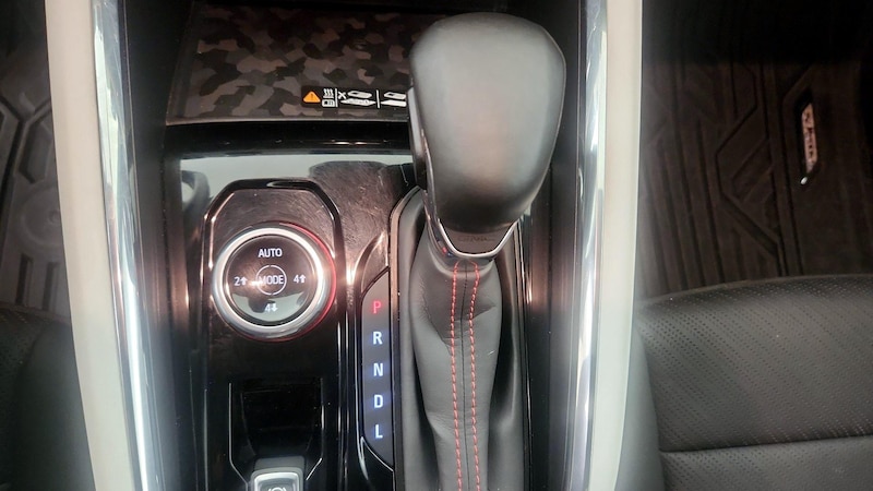 2024 GMC Canyon AT4X 17
