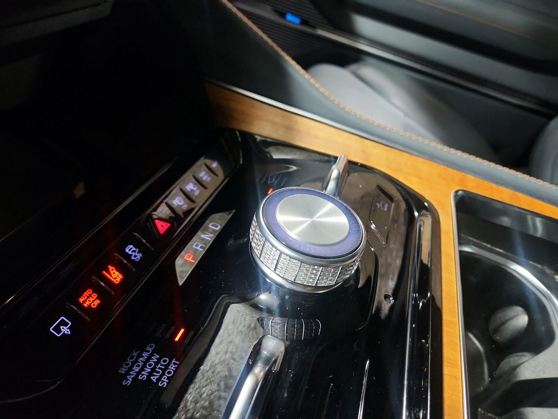 Thumbnail: 2022 Jeep Grand Wagoneer - 15