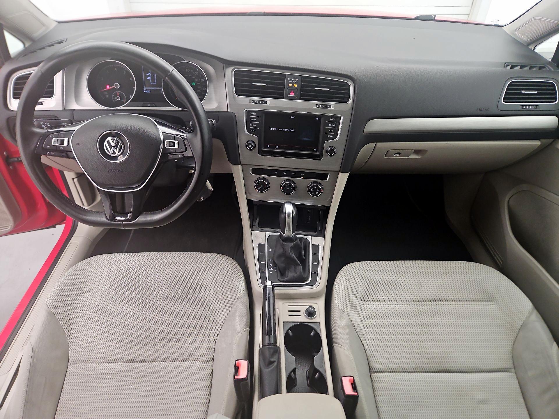 Thumbnail: 2016 Volkswagen Golf - 9