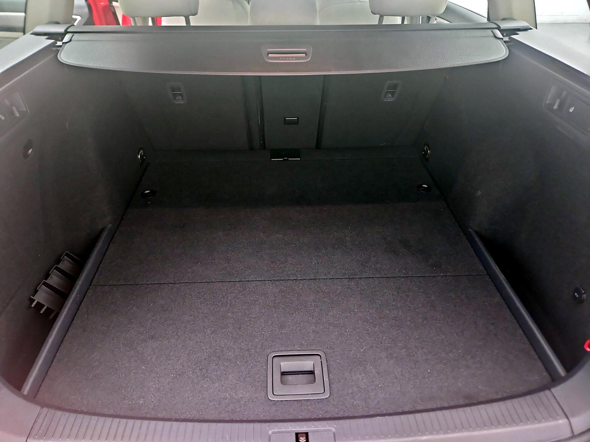 Thumbnail: 2016 Volkswagen Golf - 19