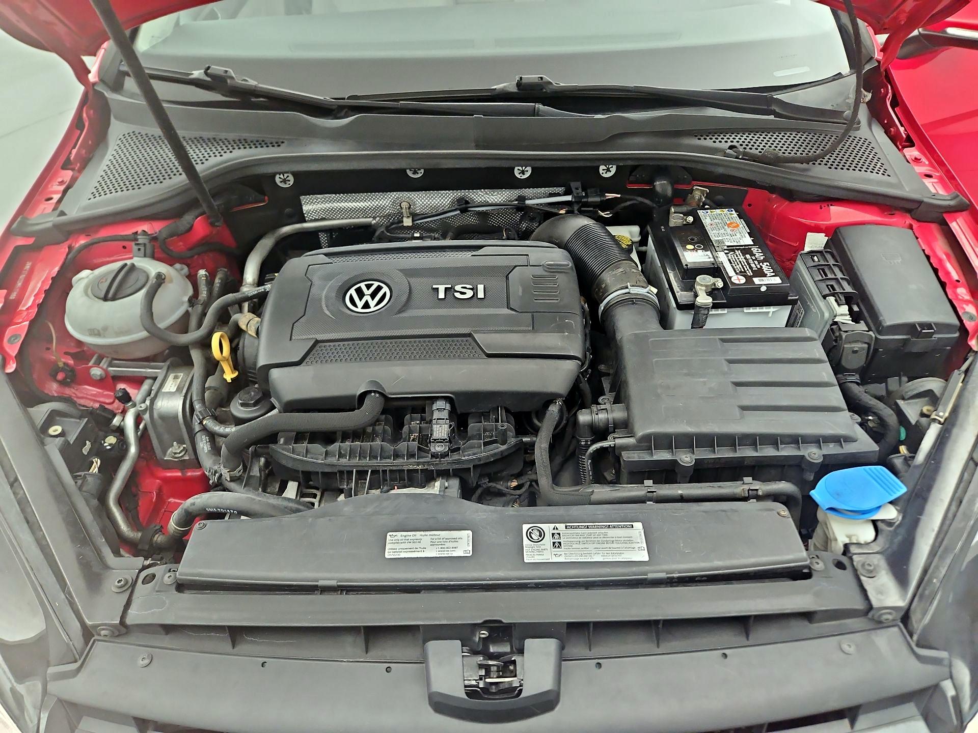 Thumbnail: 2016 Volkswagen Golf - 20