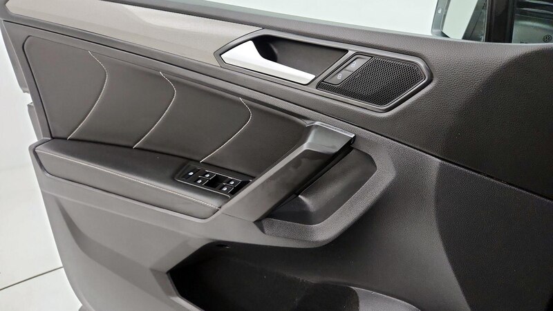 2023 Volkswagen Tiguan SE 12