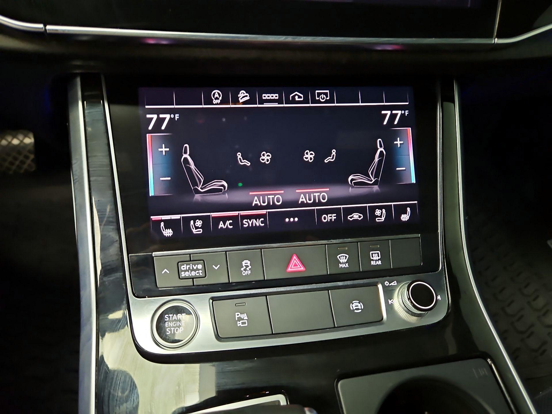 Thumbnail: 2021 Audi Q8 - 17