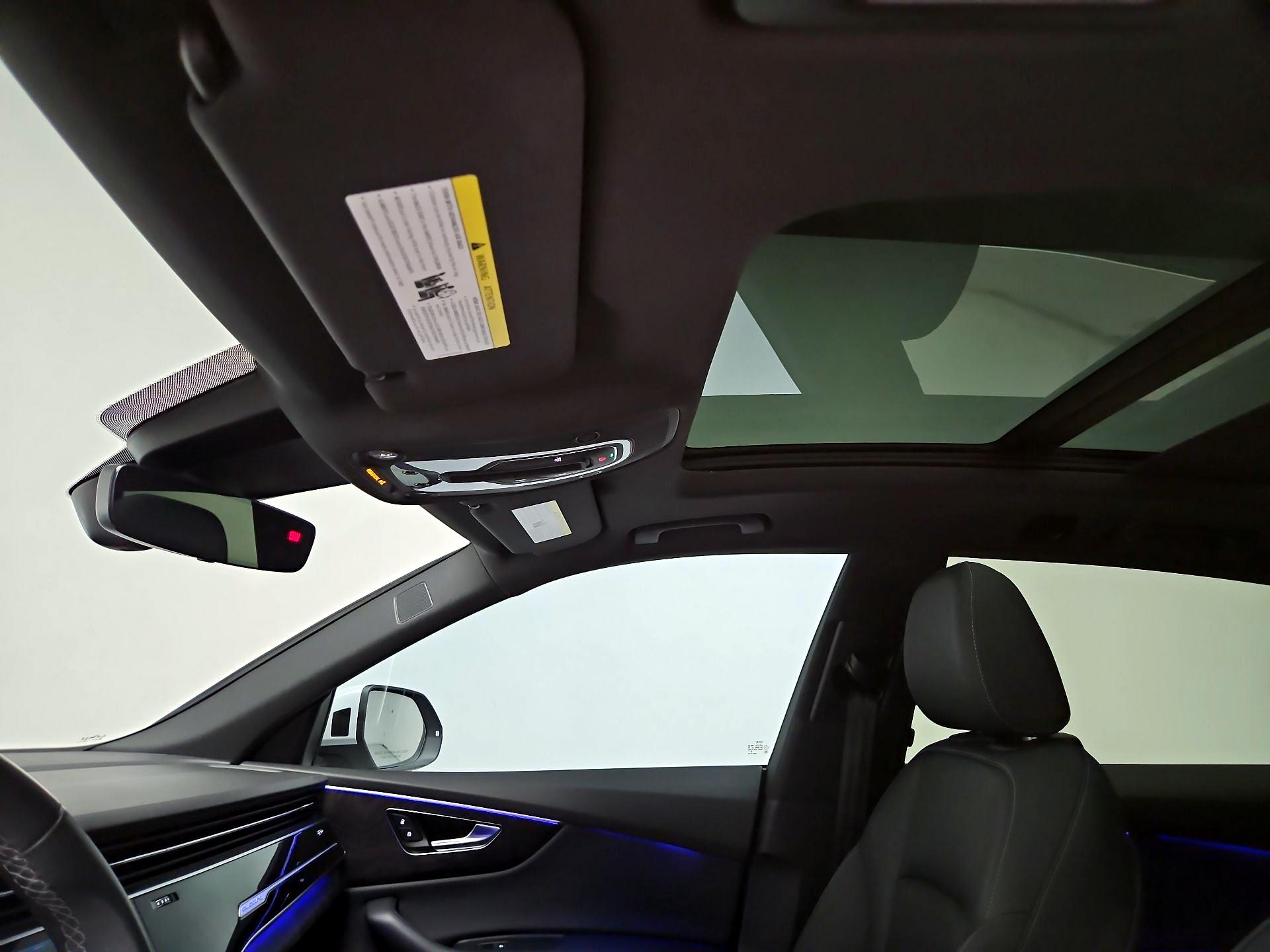 Thumbnail: 2021 Audi Q8 - 20