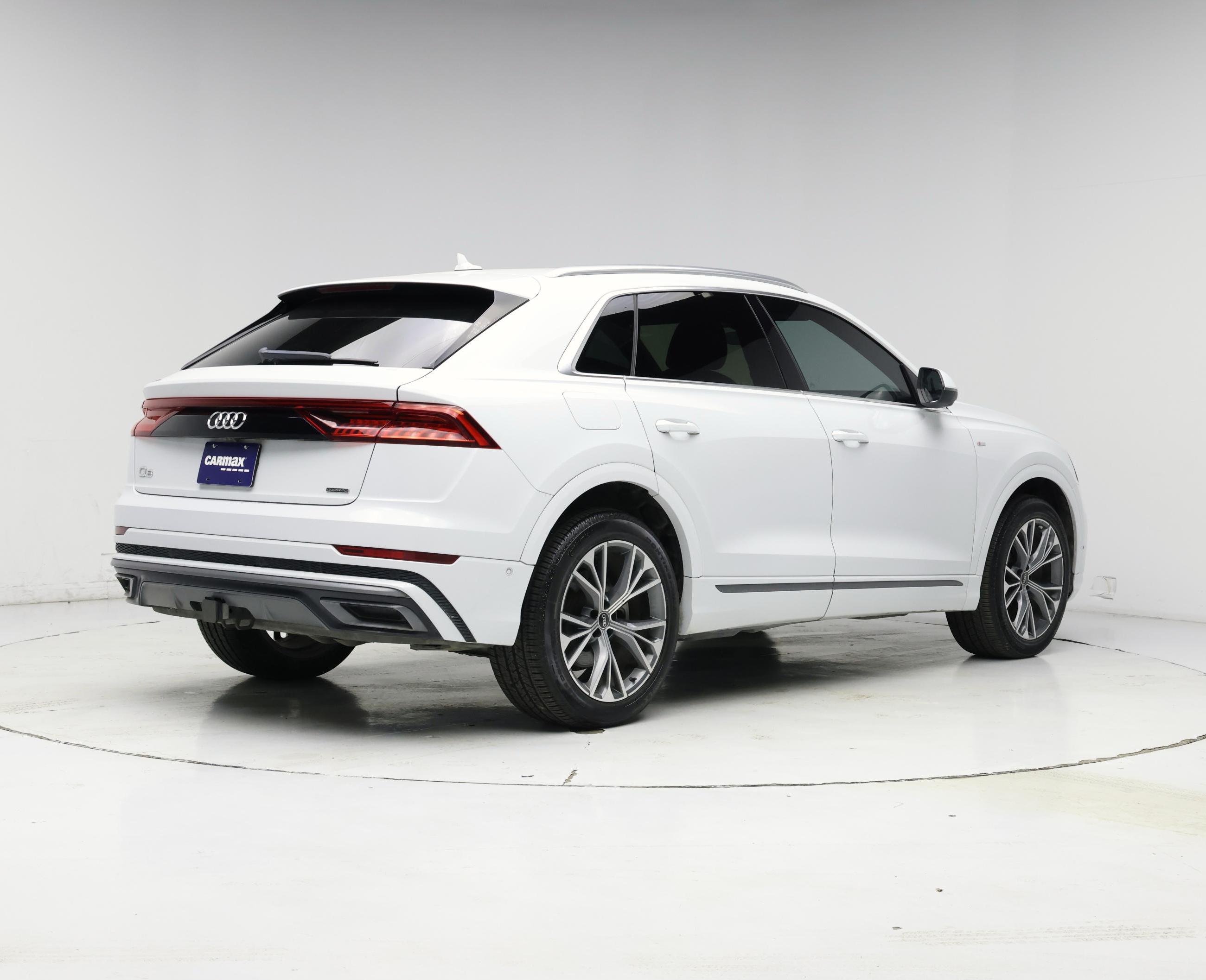 Thumbnail: 2021 Audi Q8 - 8