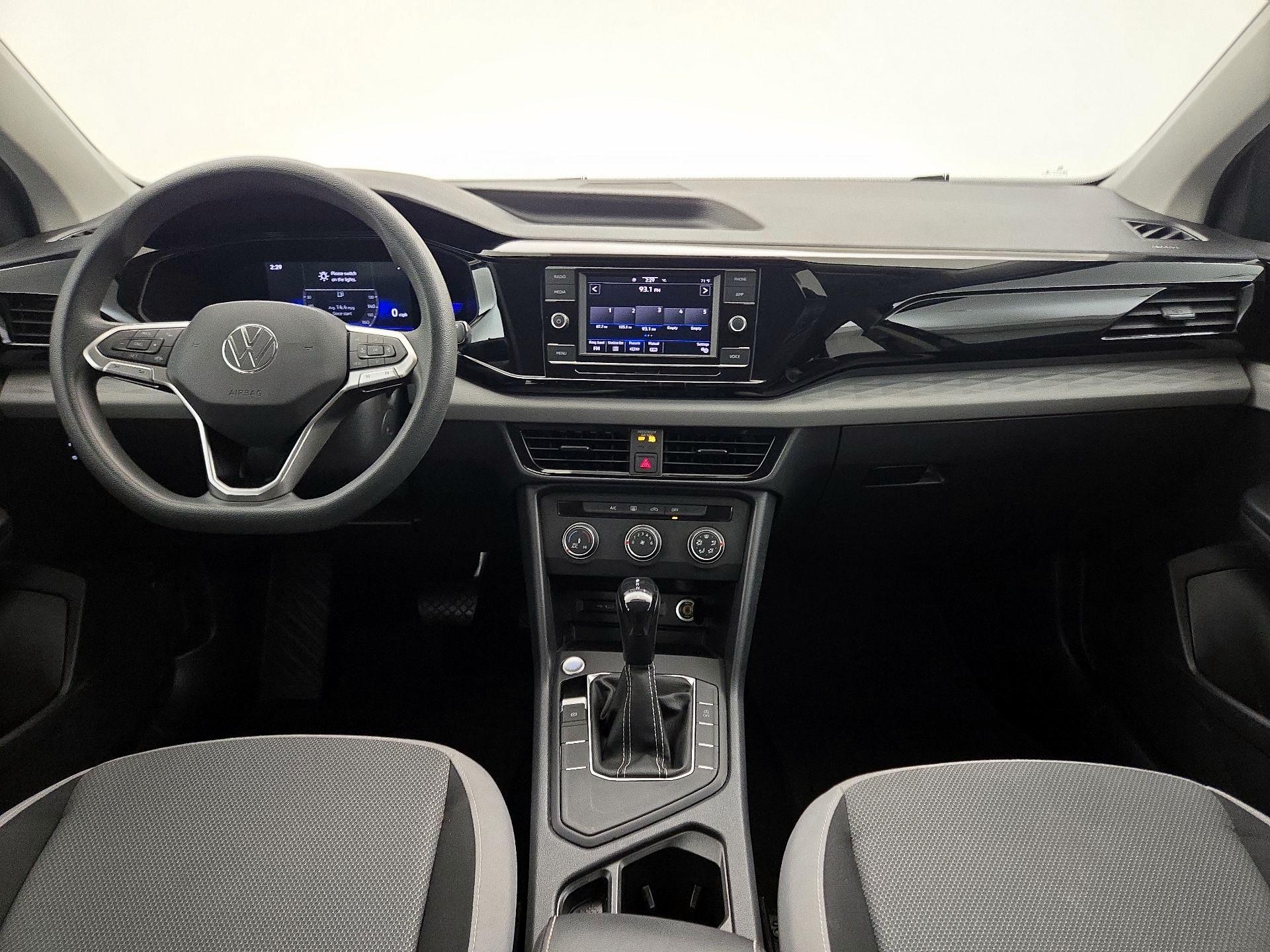 Thumbnail: 2022 Volkswagen Taos - 9