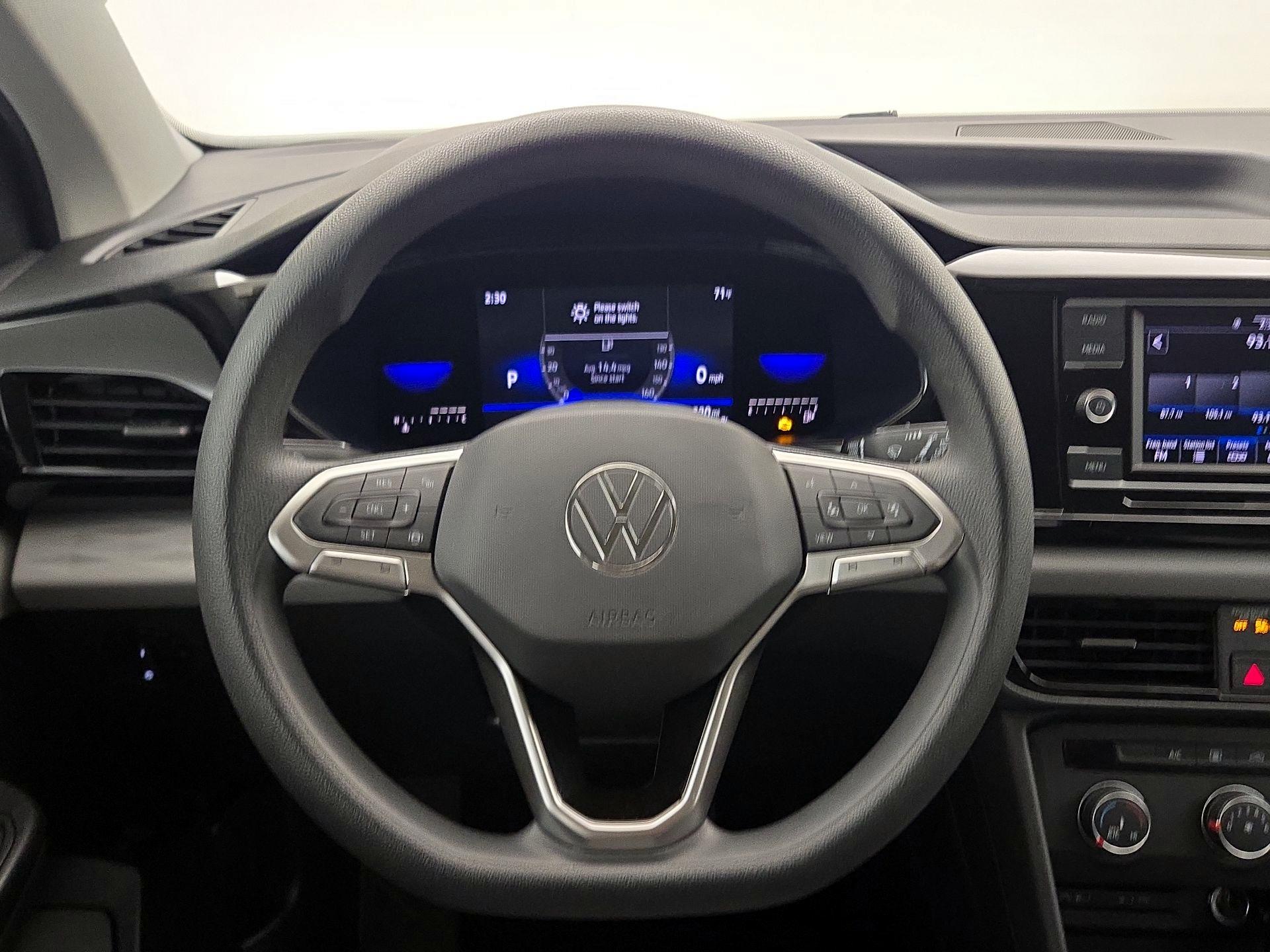 Thumbnail: 2022 Volkswagen Taos - 10