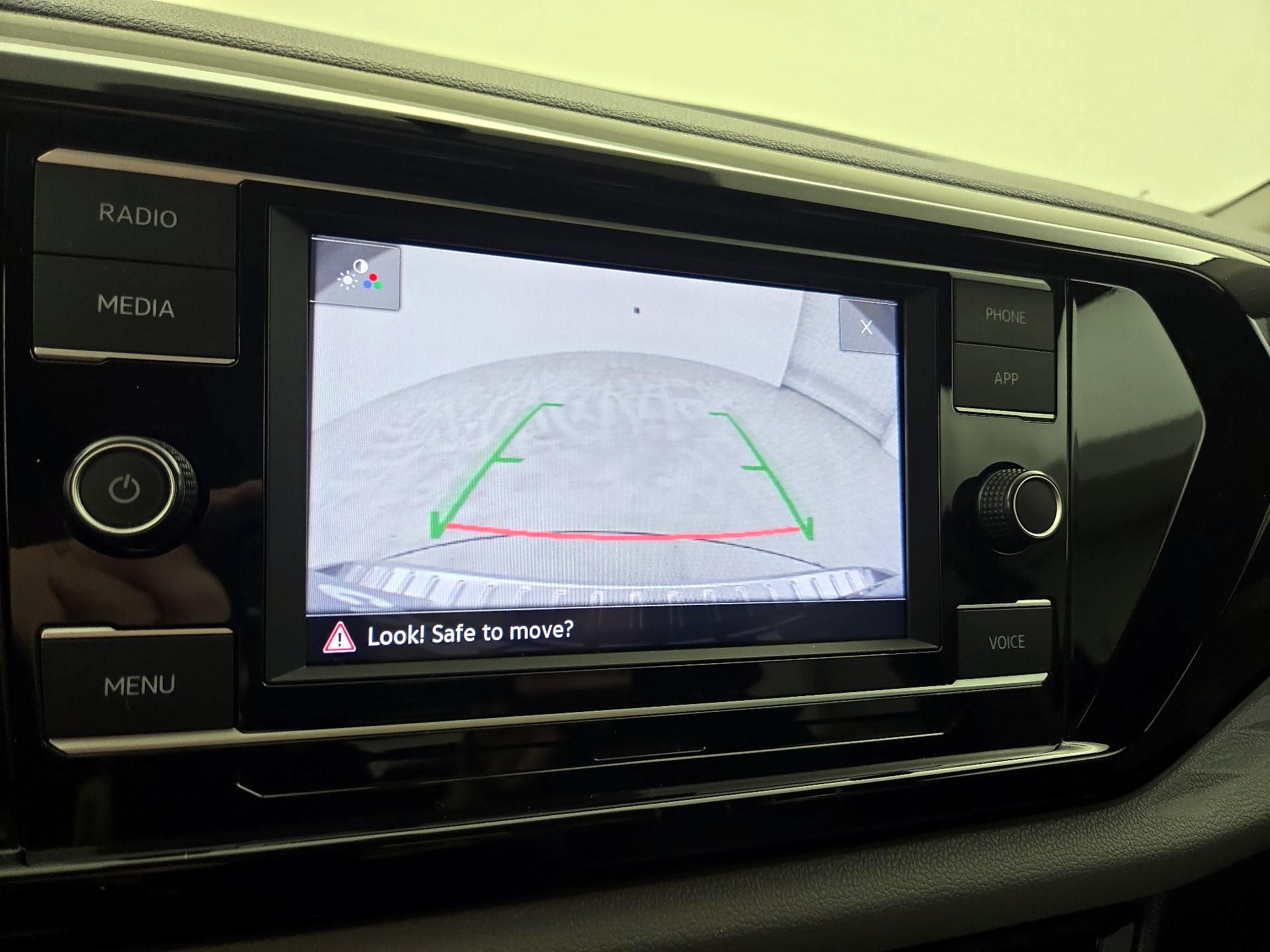 Thumbnail: 2022 Volkswagen Taos - 14