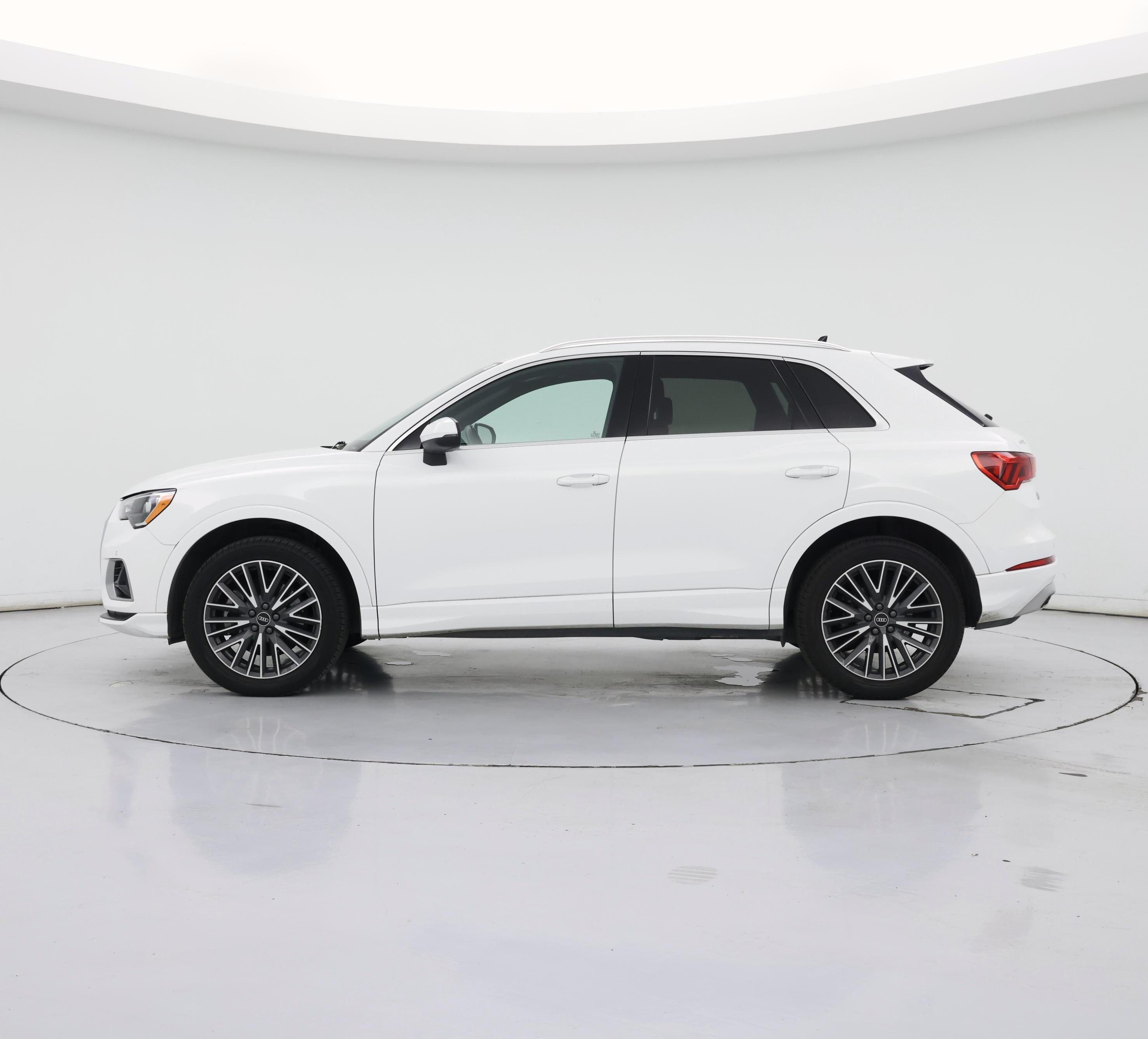 Thumbnail: 2022 Audi Q3 - 3