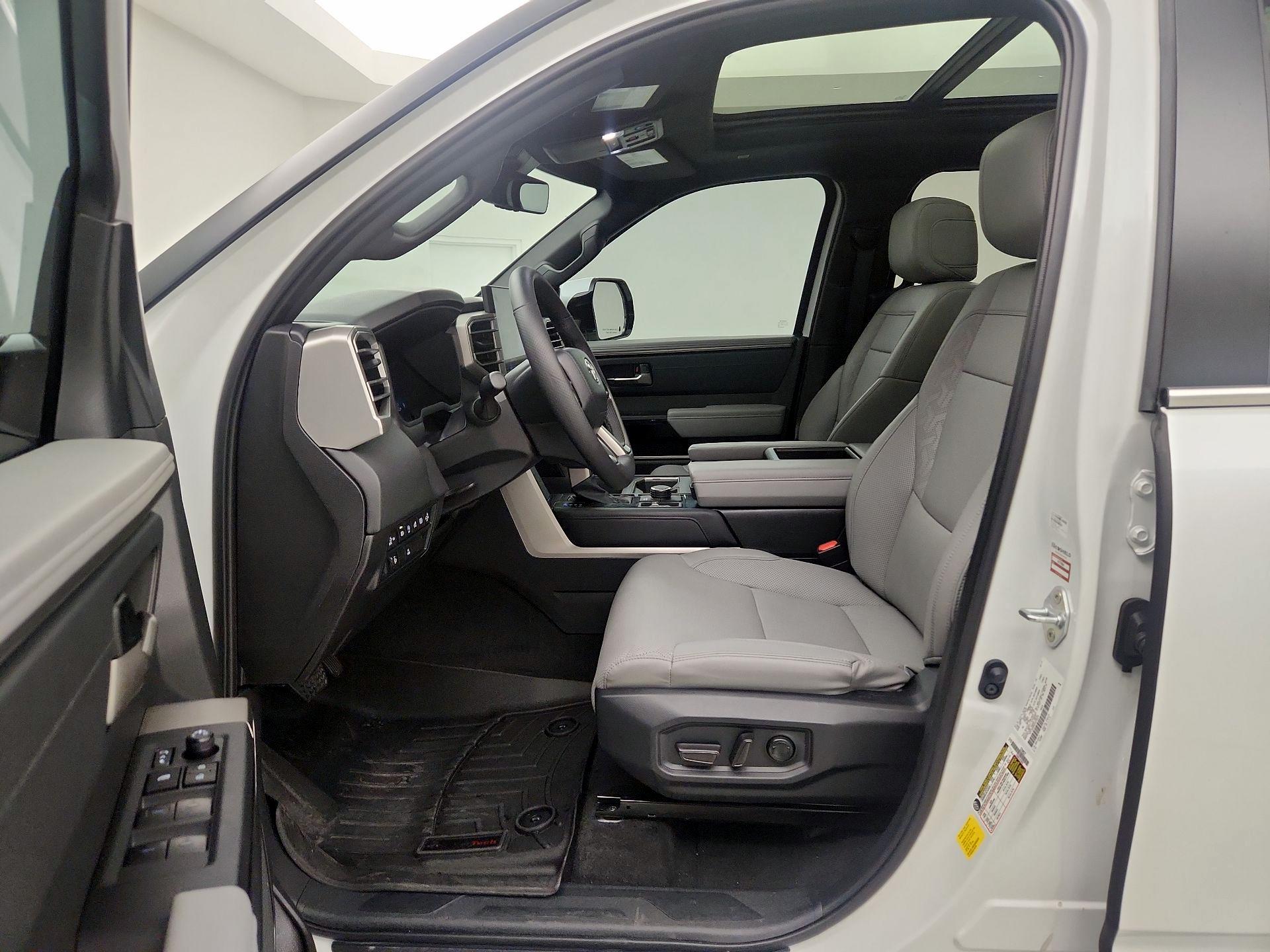 Thumbnail: 2025 Toyota Tundra - 11