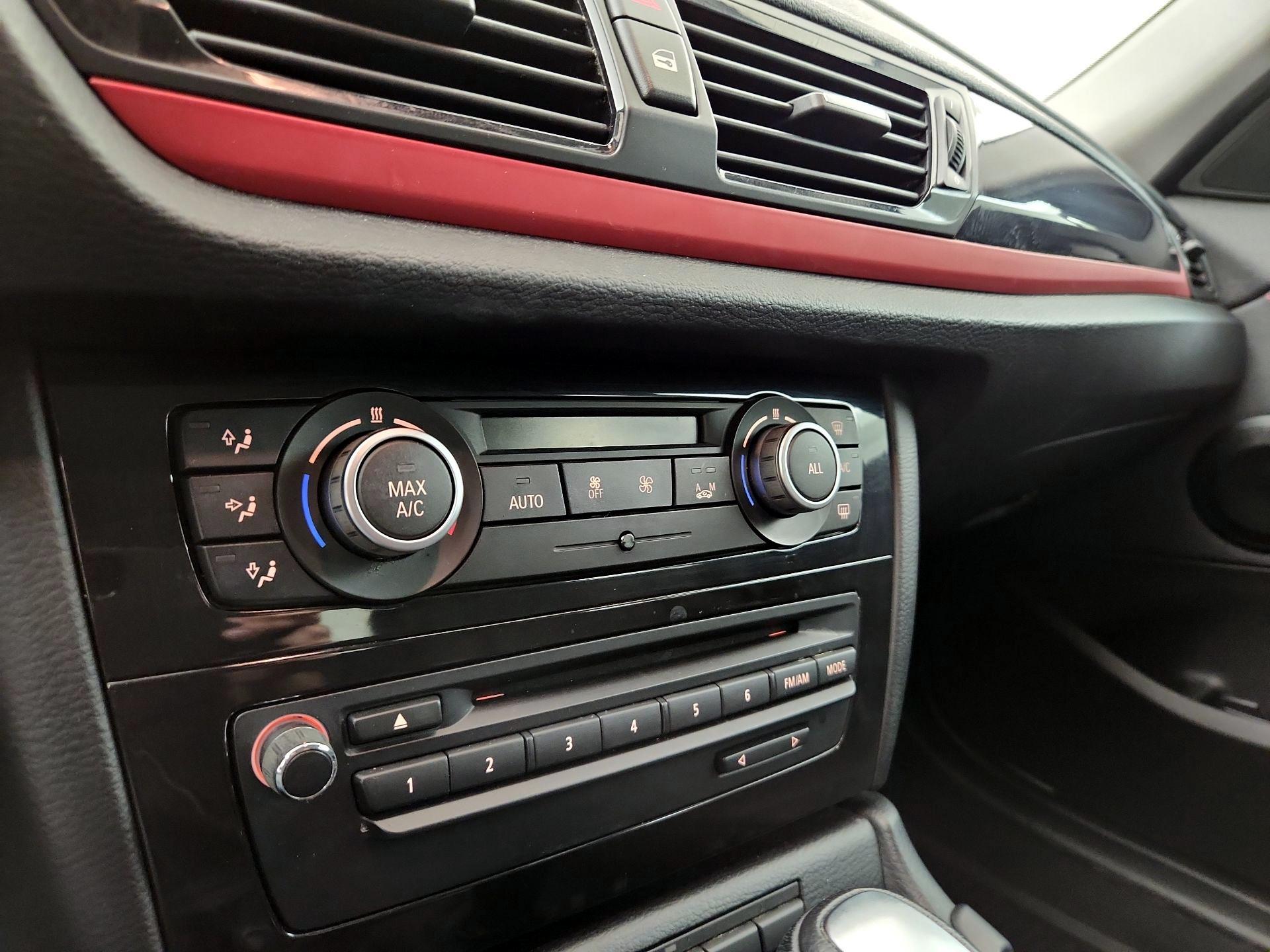 Thumbnail: 2015 BMW X1 - 14