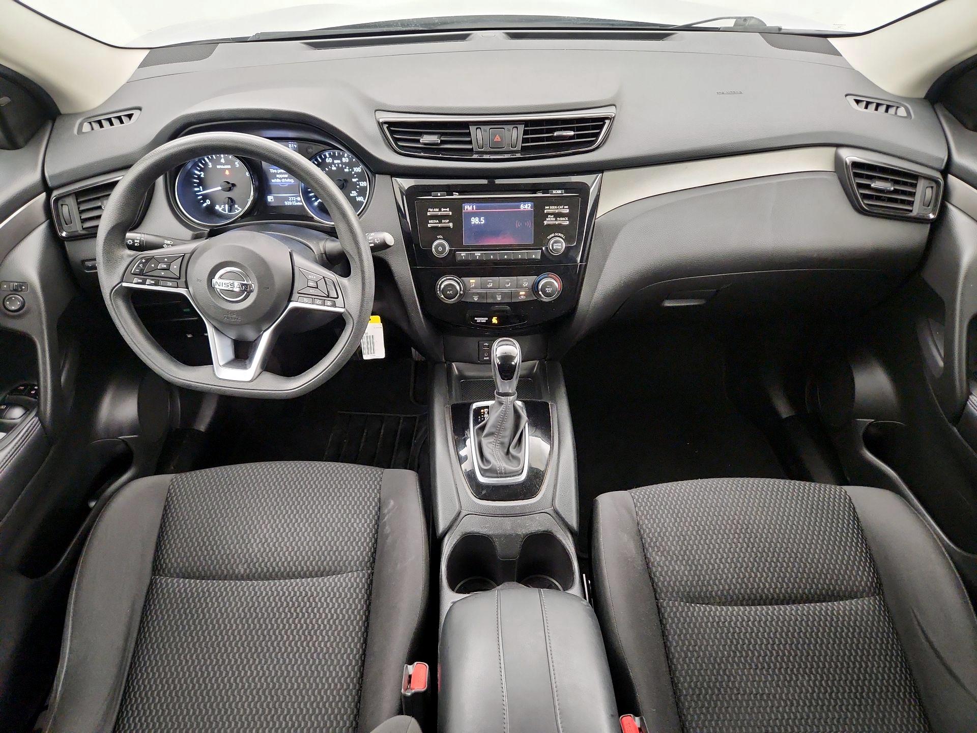 Thumbnail: 2018 Nissan Rogue Sport - 9