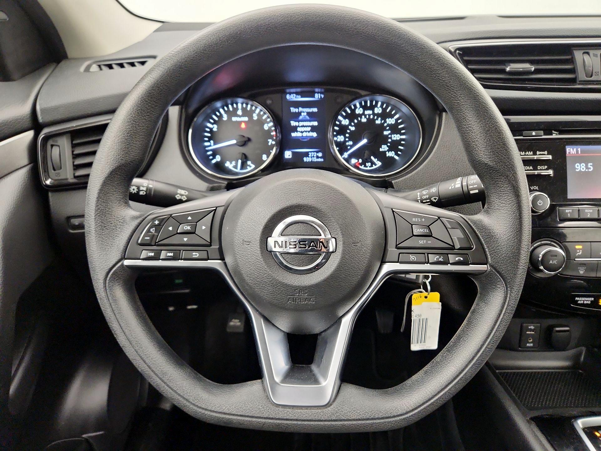 Thumbnail: 2018 Nissan Rogue Sport - 10