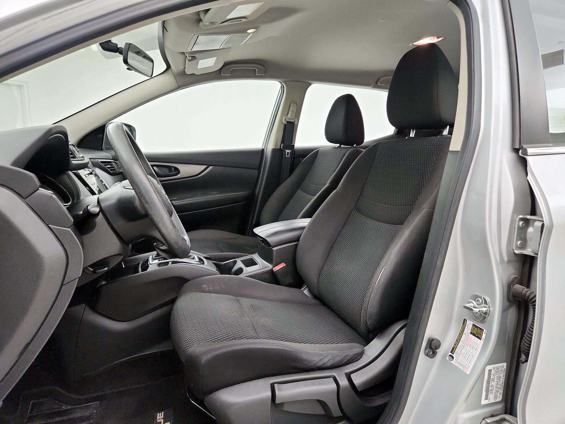 Thumbnail: 2018 Nissan Rogue Sport - 11
