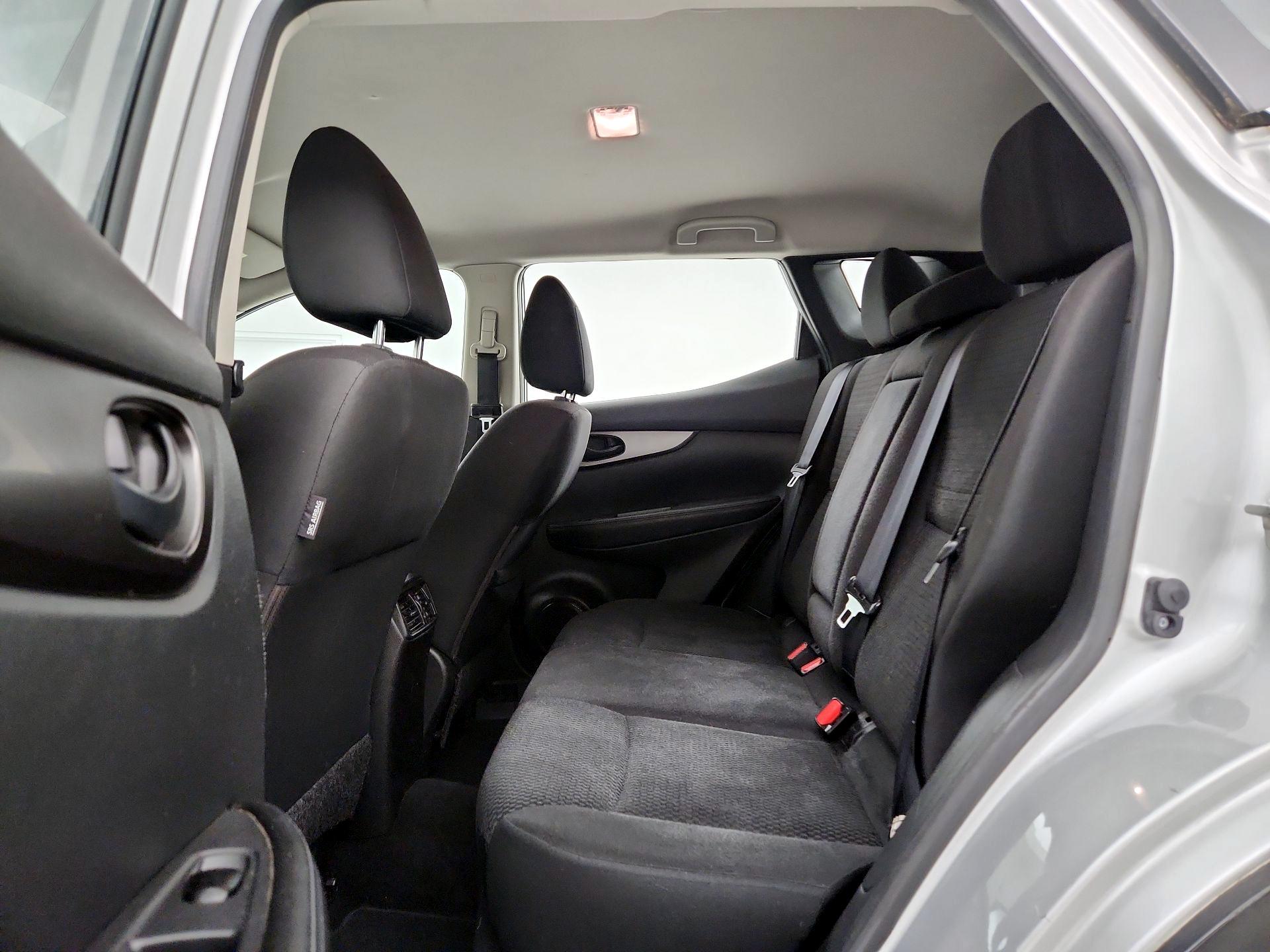 Thumbnail: 2018 Nissan Rogue Sport - 16