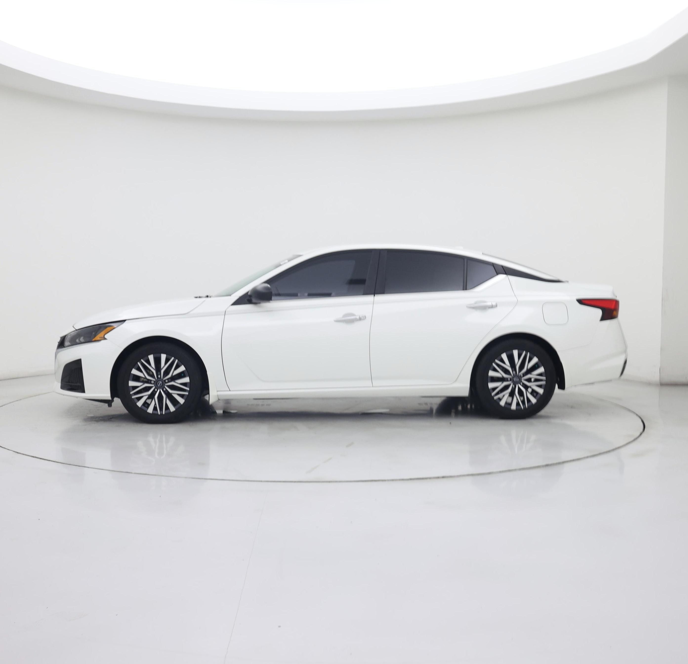 Thumbnail: 2024 Nissan Altima - 3