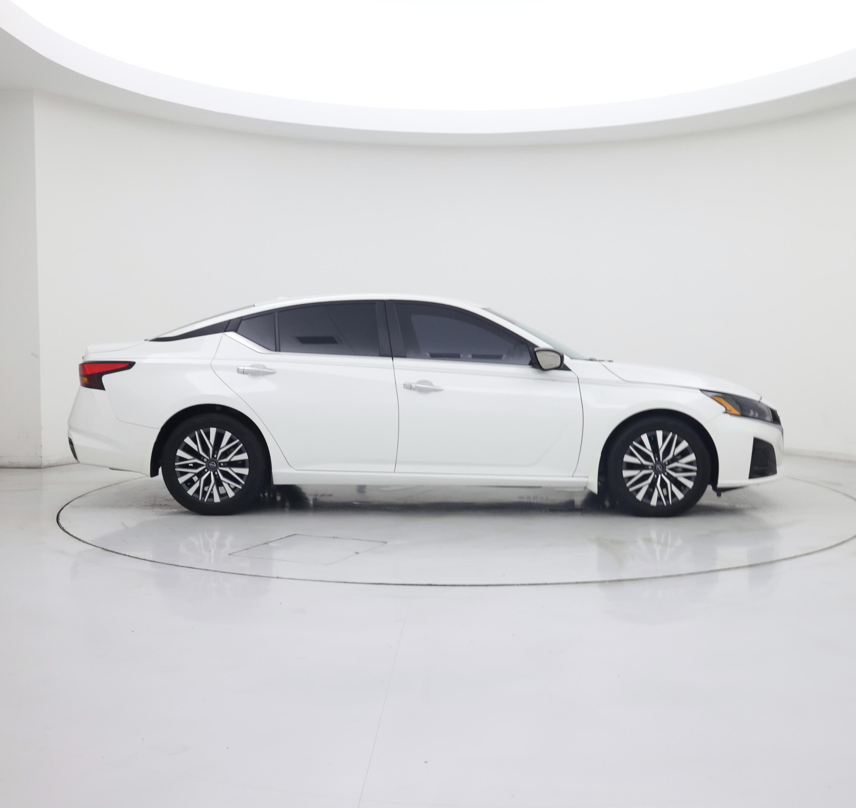 Thumbnail: 2024 Nissan Altima - 7